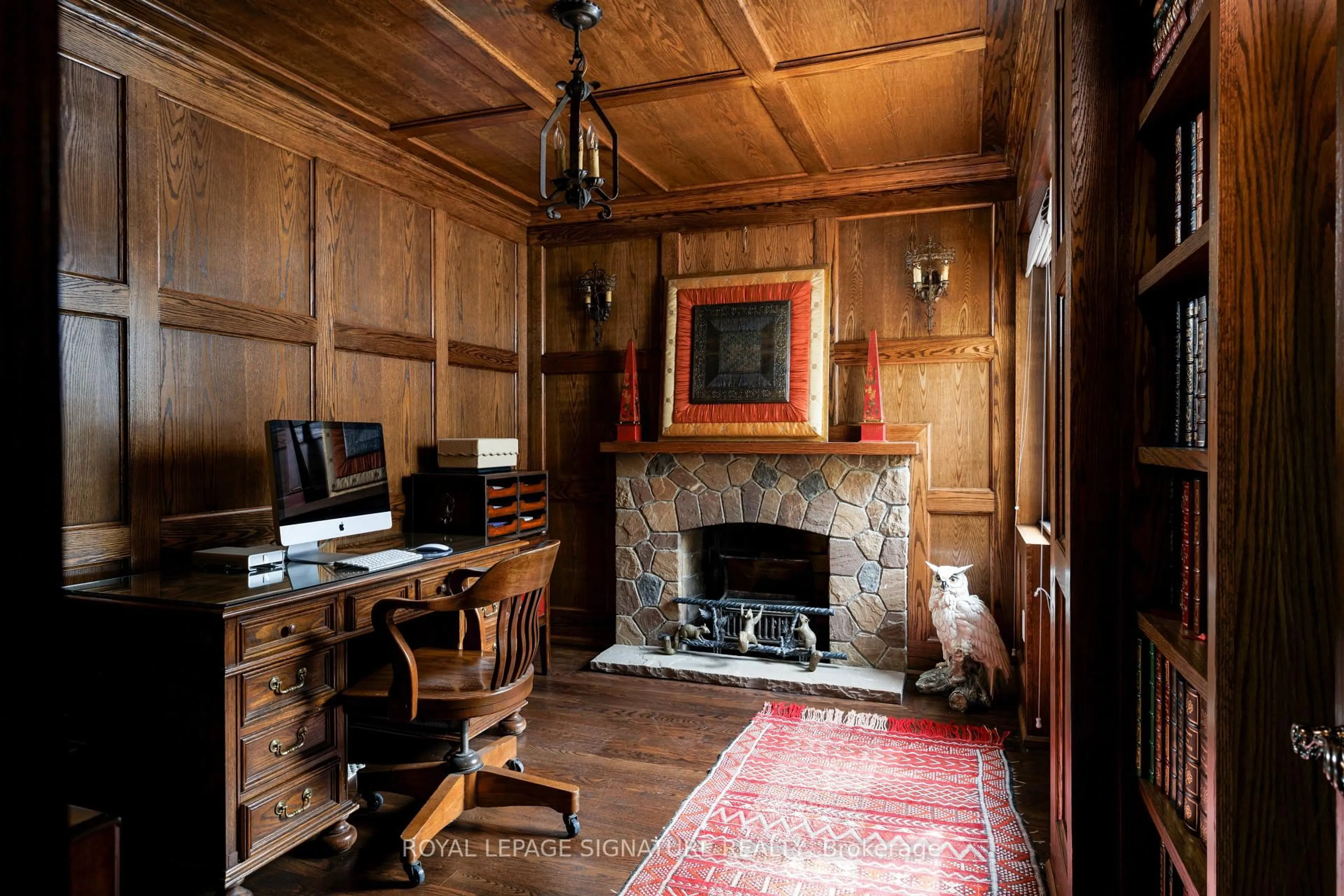 Indoor foyer for 25 Varley Lane, Toronto Ontario M8X 0A9