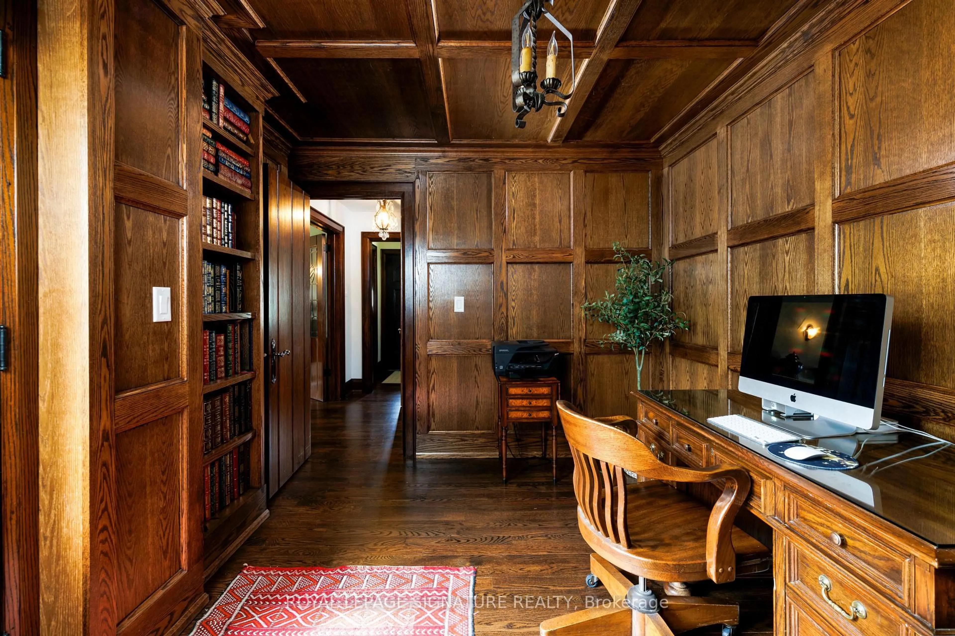 Indoor foyer for 25 Varley Lane, Toronto Ontario M8X 0A9