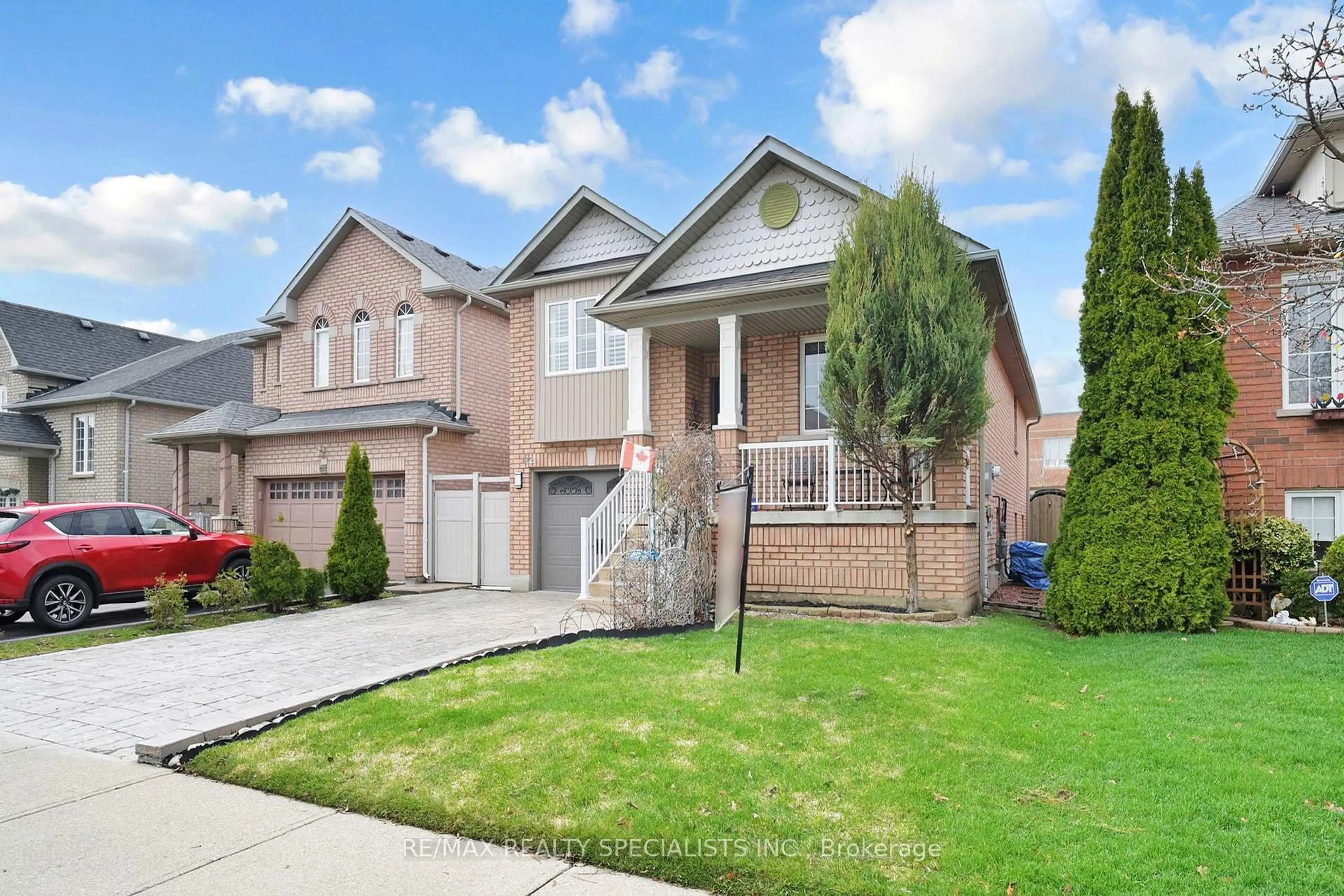 Home with brick exterior material, street for 22 Thimbleberry St, Brampton Ontario L7A 3L4