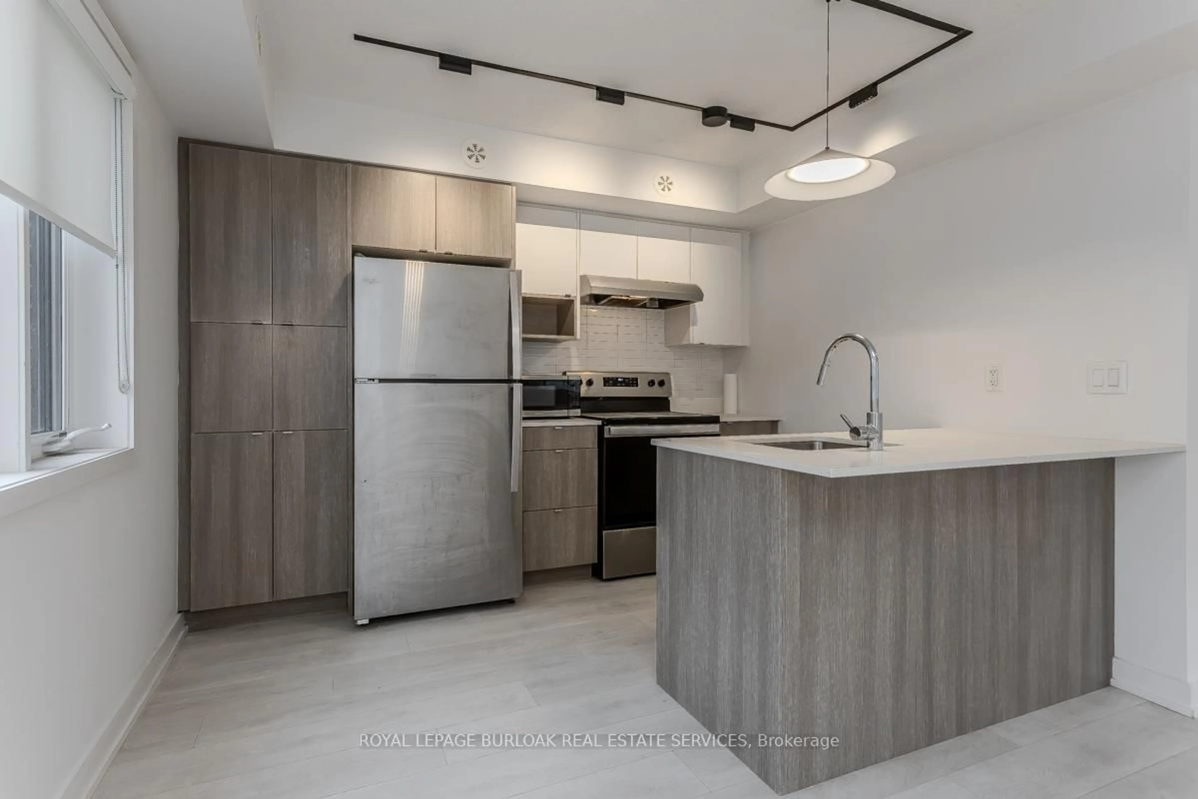 Unknown for 1133 Cooke Blvd #815, Burlington Ontario L7T 0C3