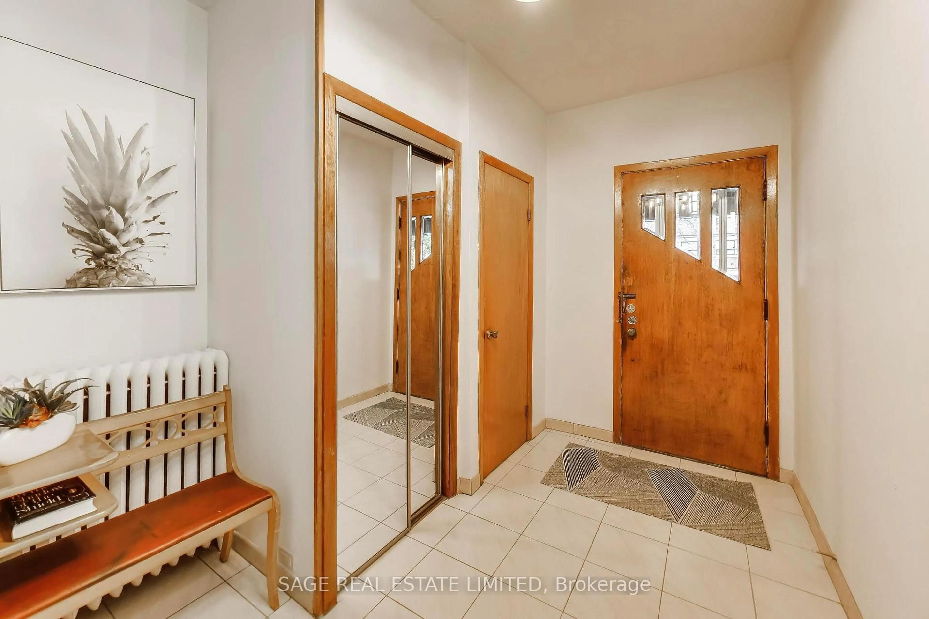 Indoor entryway for 192 Westmount Ave, Toronto Ontario M6E 3M8
