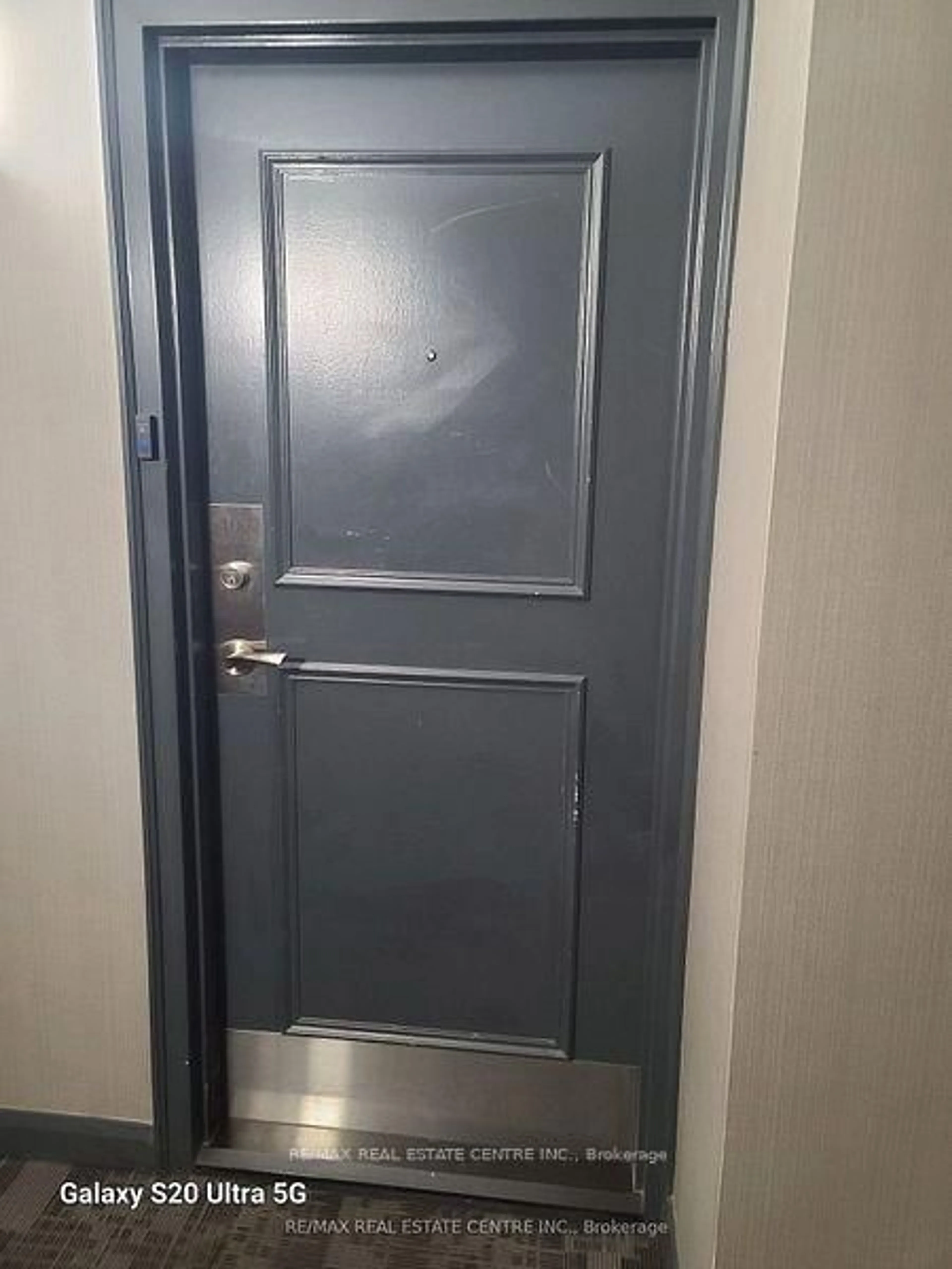 A pic of a room for 8 Lisa St #407, Brampton Ontario L6T 4S6