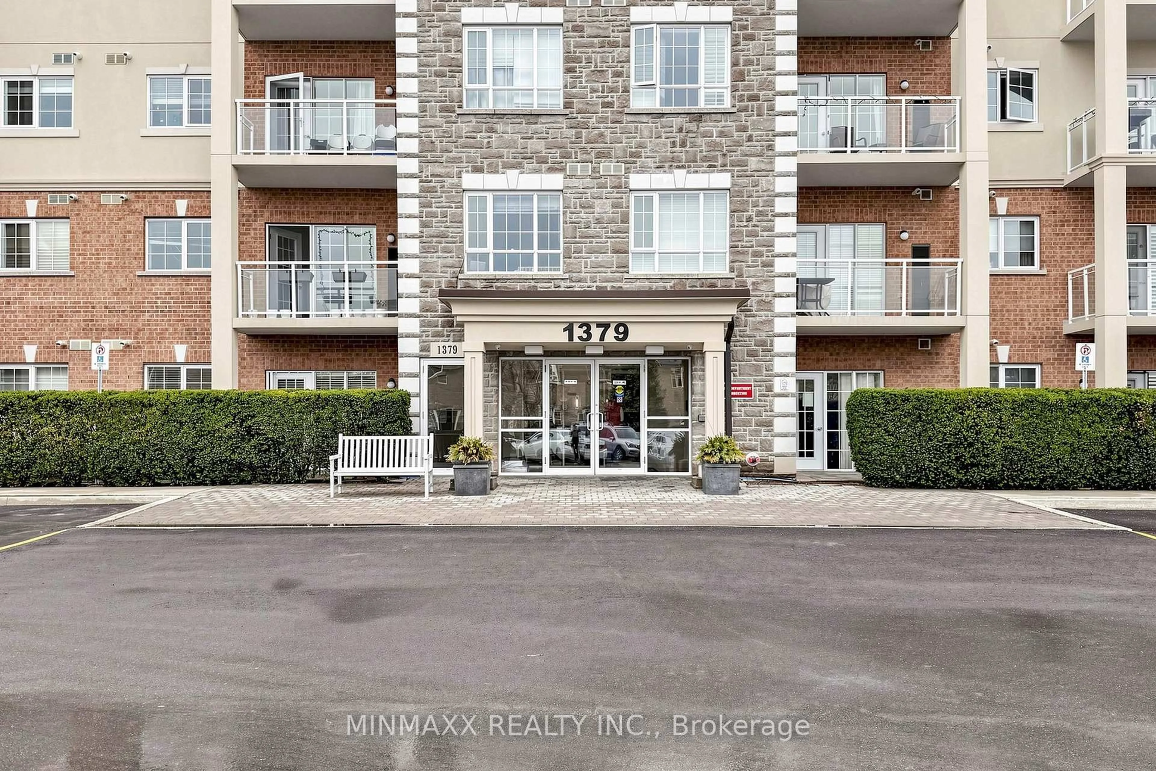 Indoor entryway for 1379 Costigan Rd #108, Milton Ontario L9T 2K6