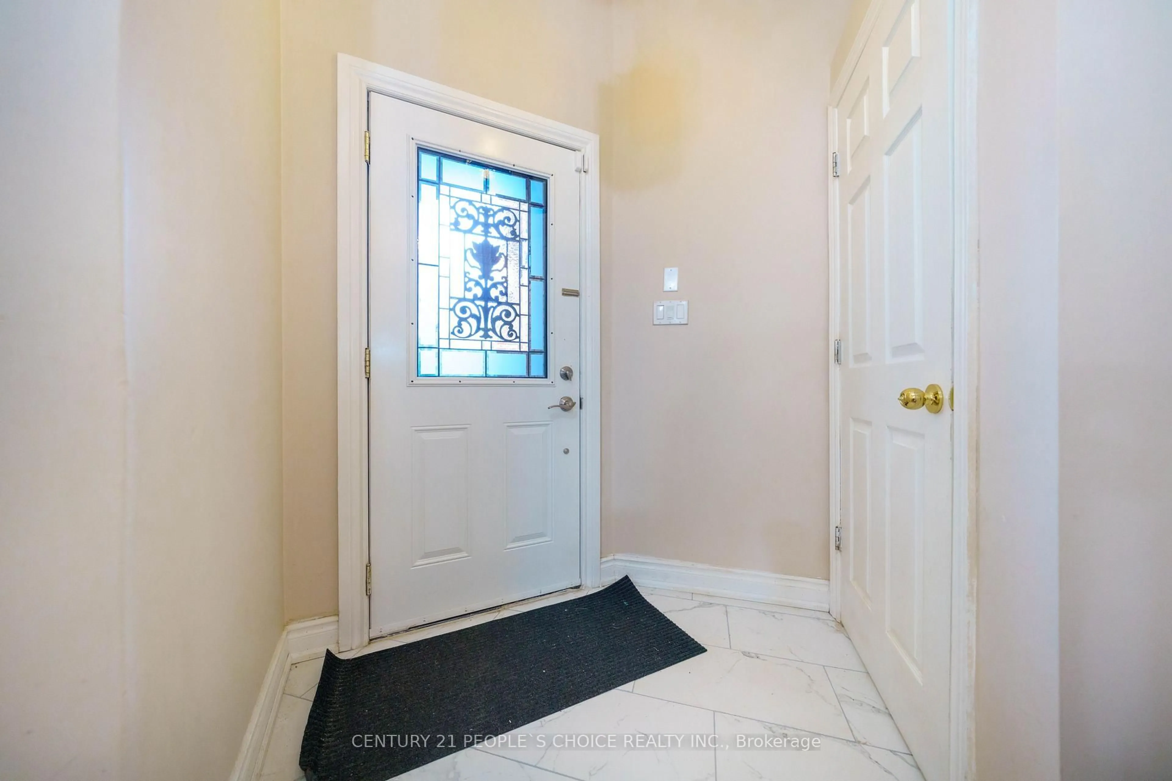 Indoor entryway for 2296 Owlridge Dr, Oakville Ontario L6M 3V4