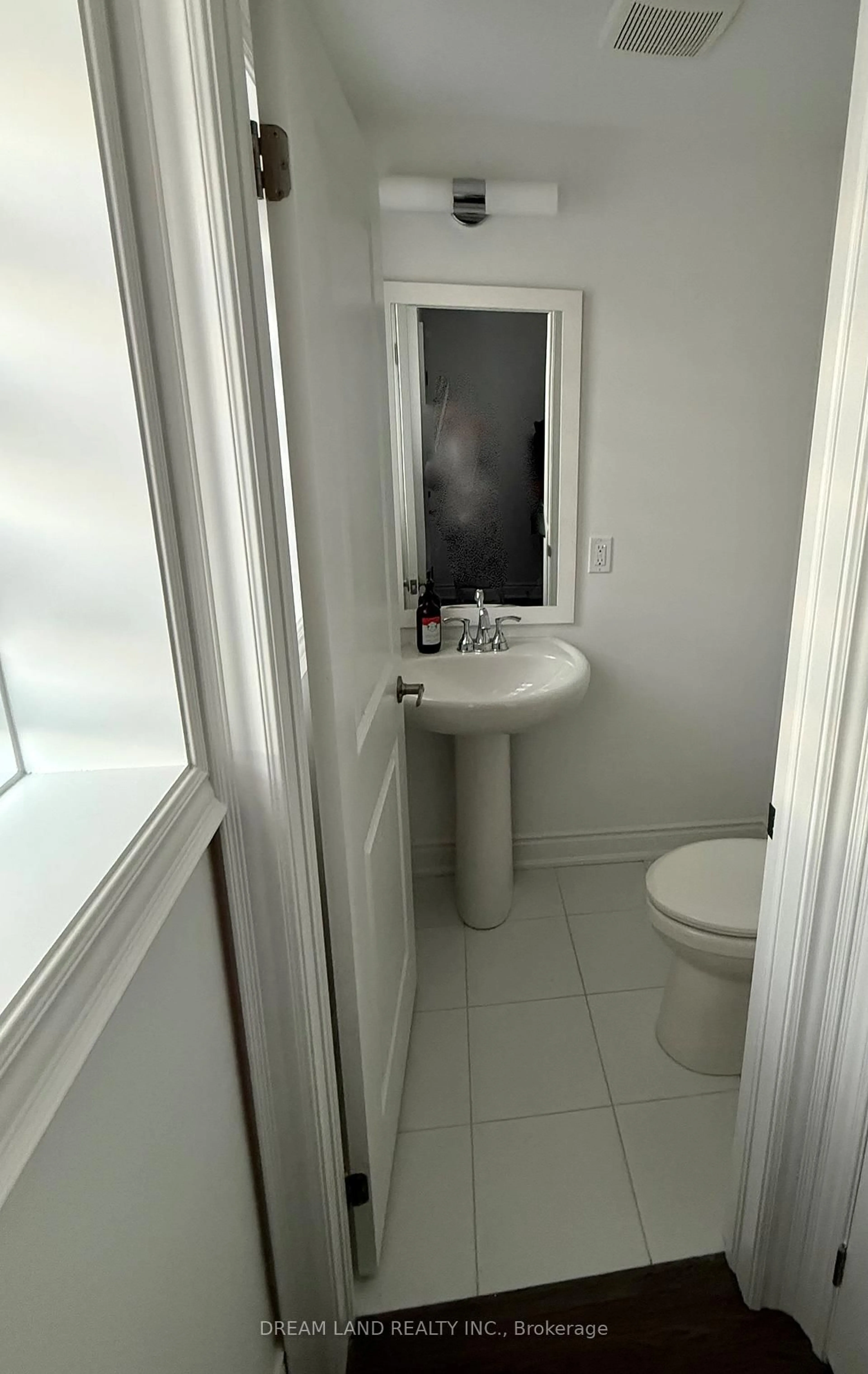 A pic of a room for 70 Lunar Cres #193, Mississauga Ontario L6M 2P6