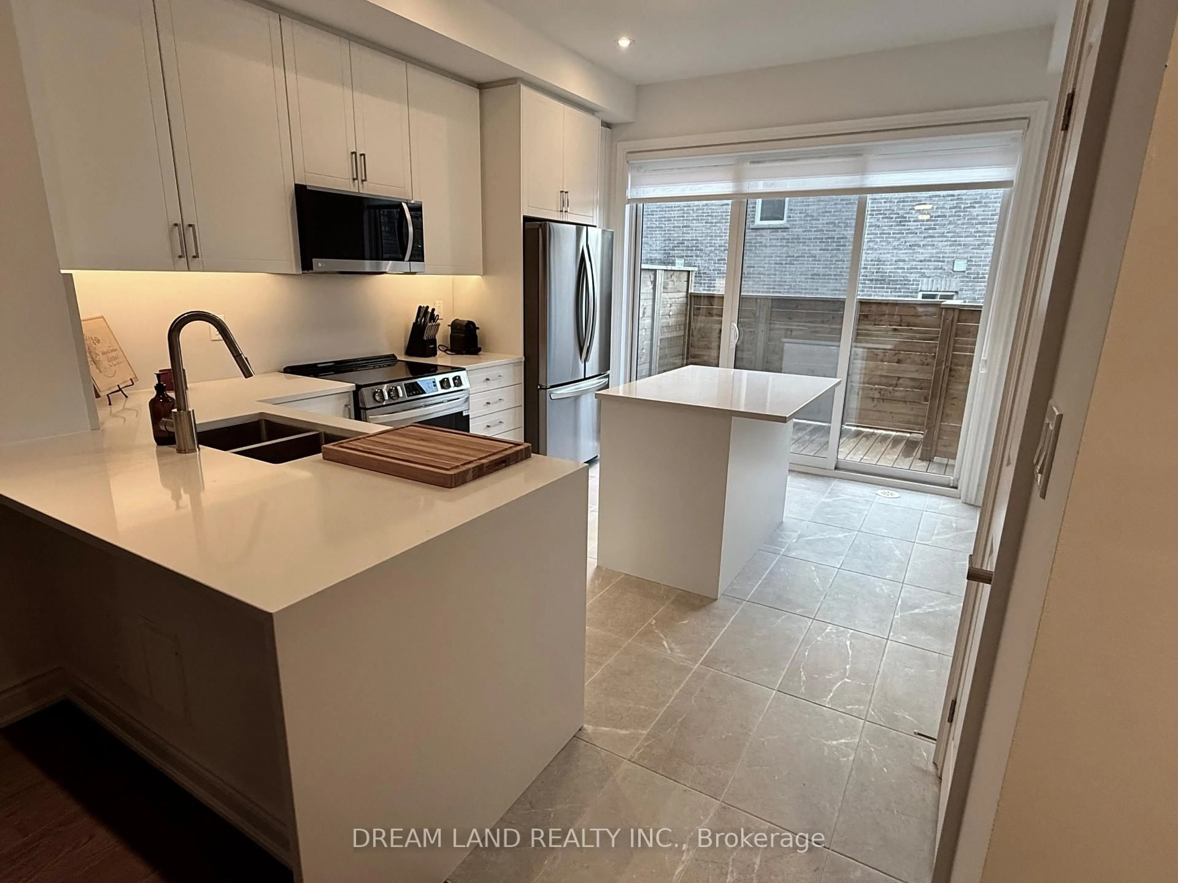 Open concept kitchen, ceramic/tile floor for 70 Lunar Cres #193, Mississauga Ontario L6M 2P6
