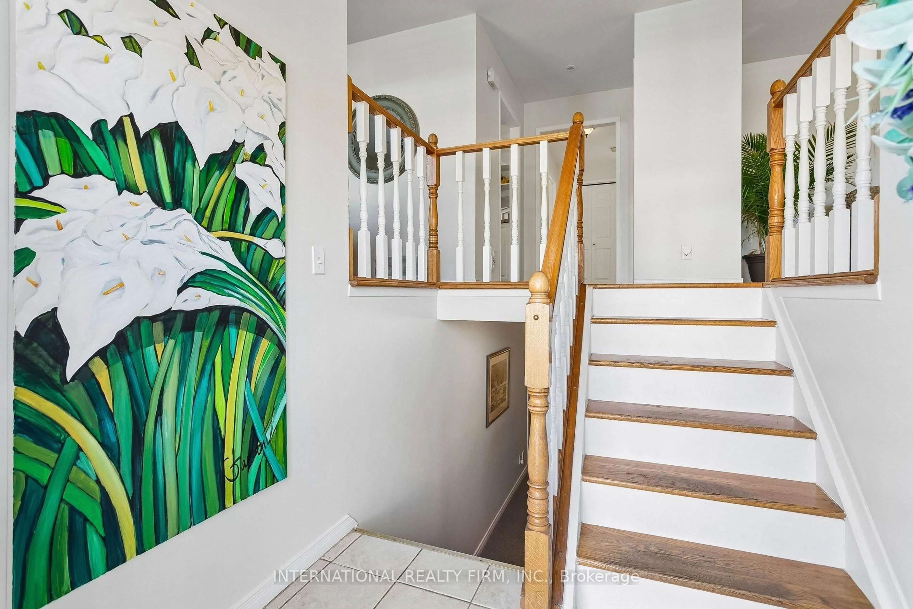 Unknown for 1326 Roxborough Cres, Burlington Ontario L7M 1W9