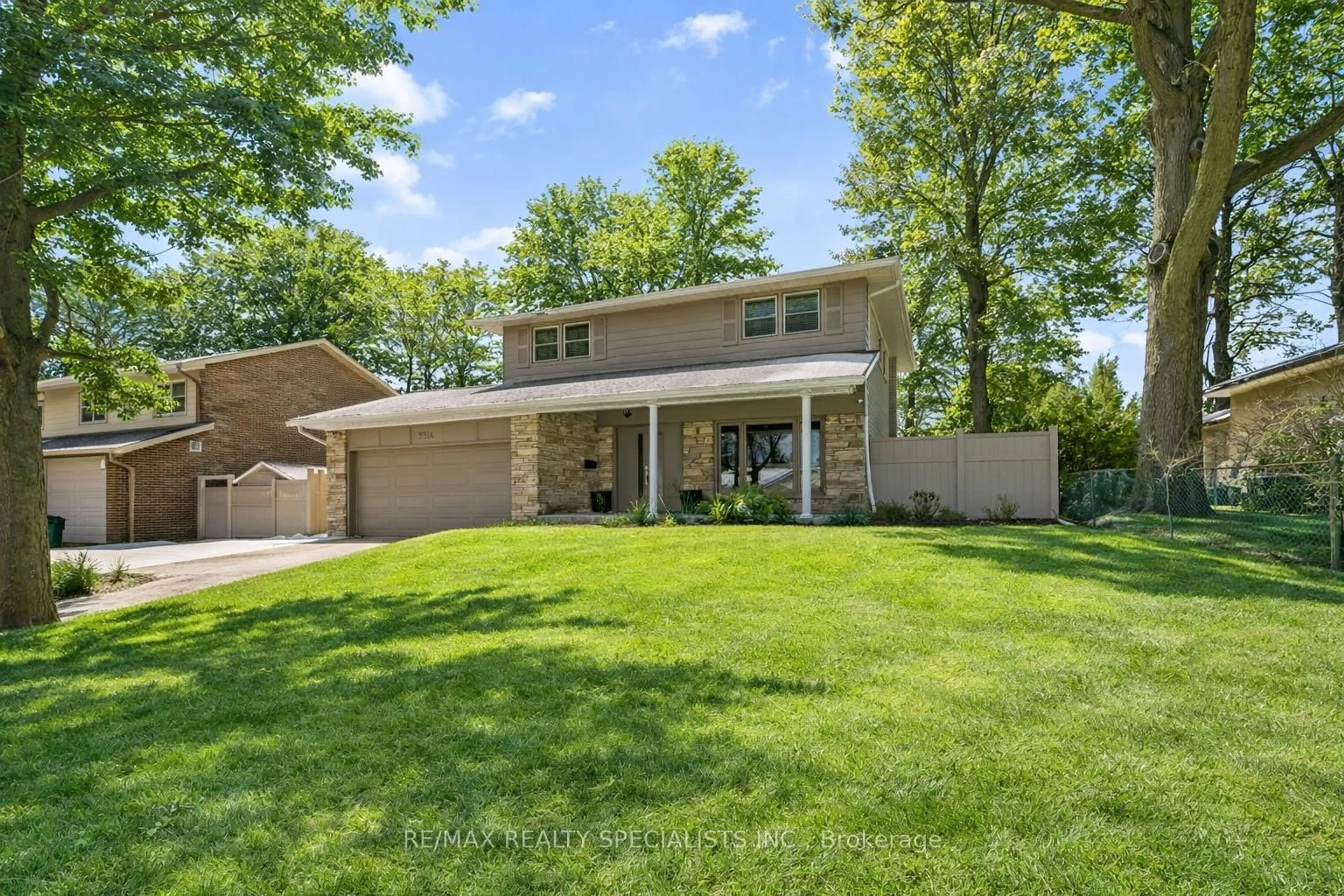 Home with brick exterior material, street for 3314 Grassfire Cres, Mississauga Ontario L4Y 3K1