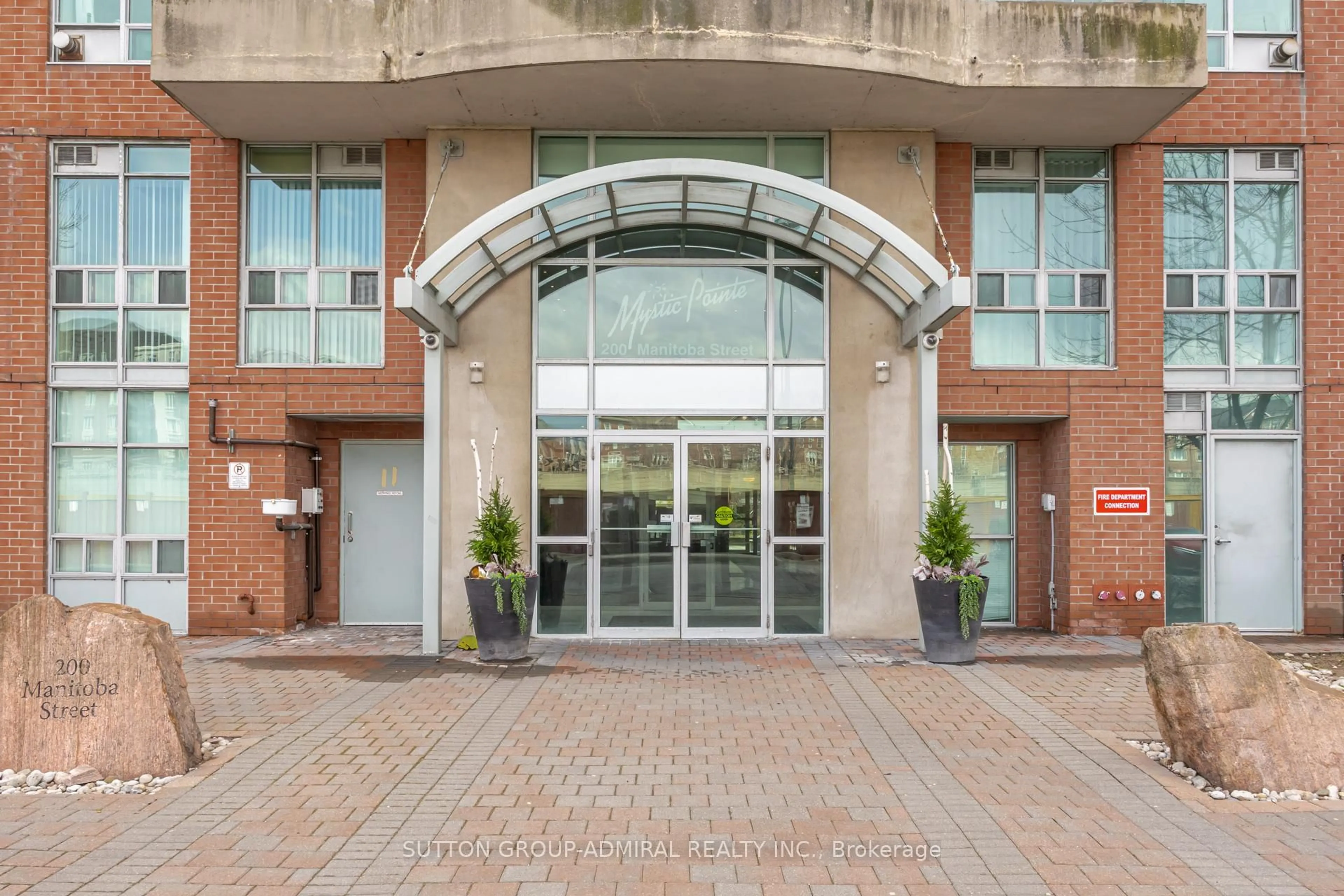 Indoor foyer for 200 Manitoba St #119, Toronto Ontario M8Y 3Y9