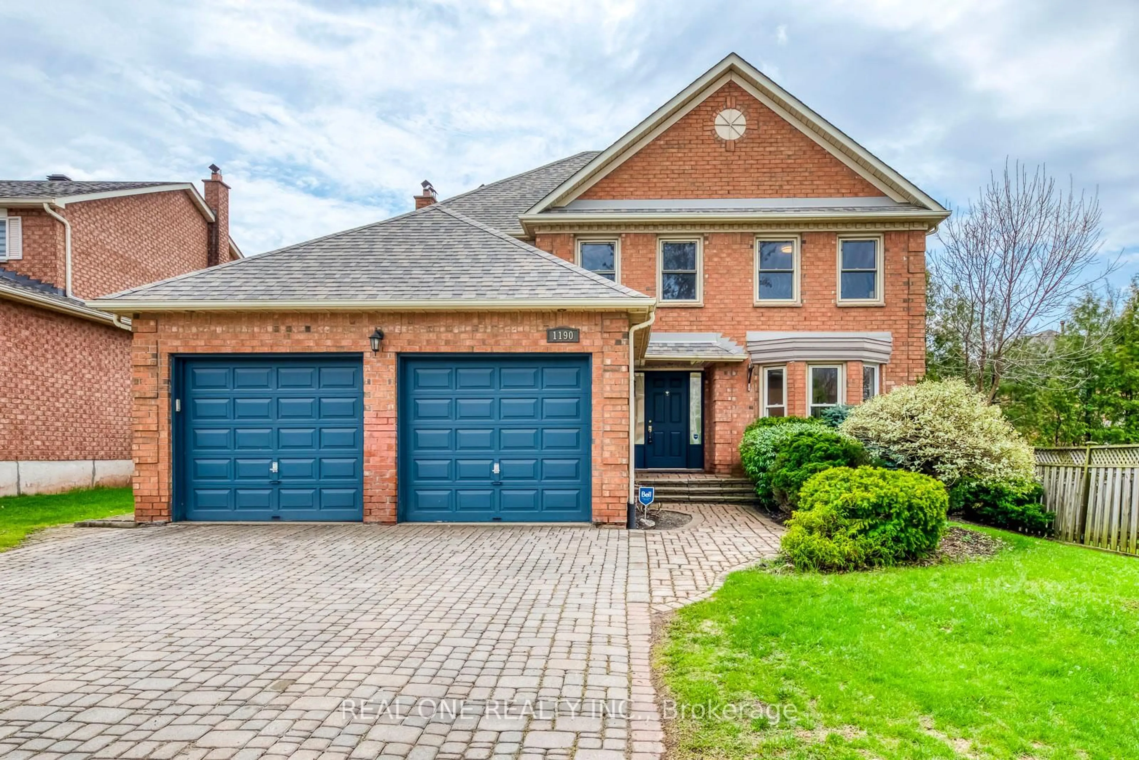 Home with brick exterior material, street for 1190 Valleybrook Dr, Oakville Ontario L6H 4Z7