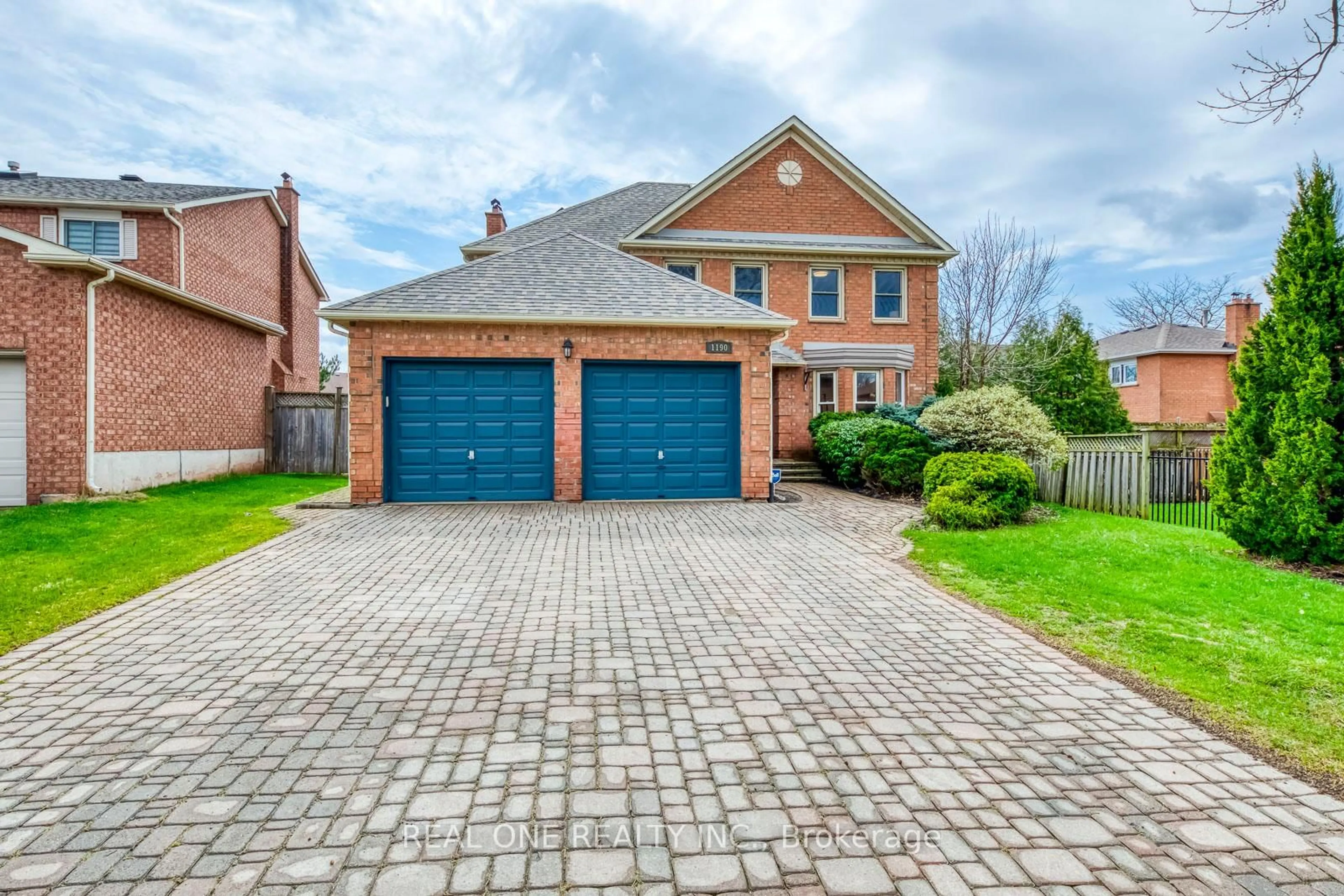 Home with brick exterior material, street for 1190 Valleybrook Dr, Oakville Ontario L6H 4Z7