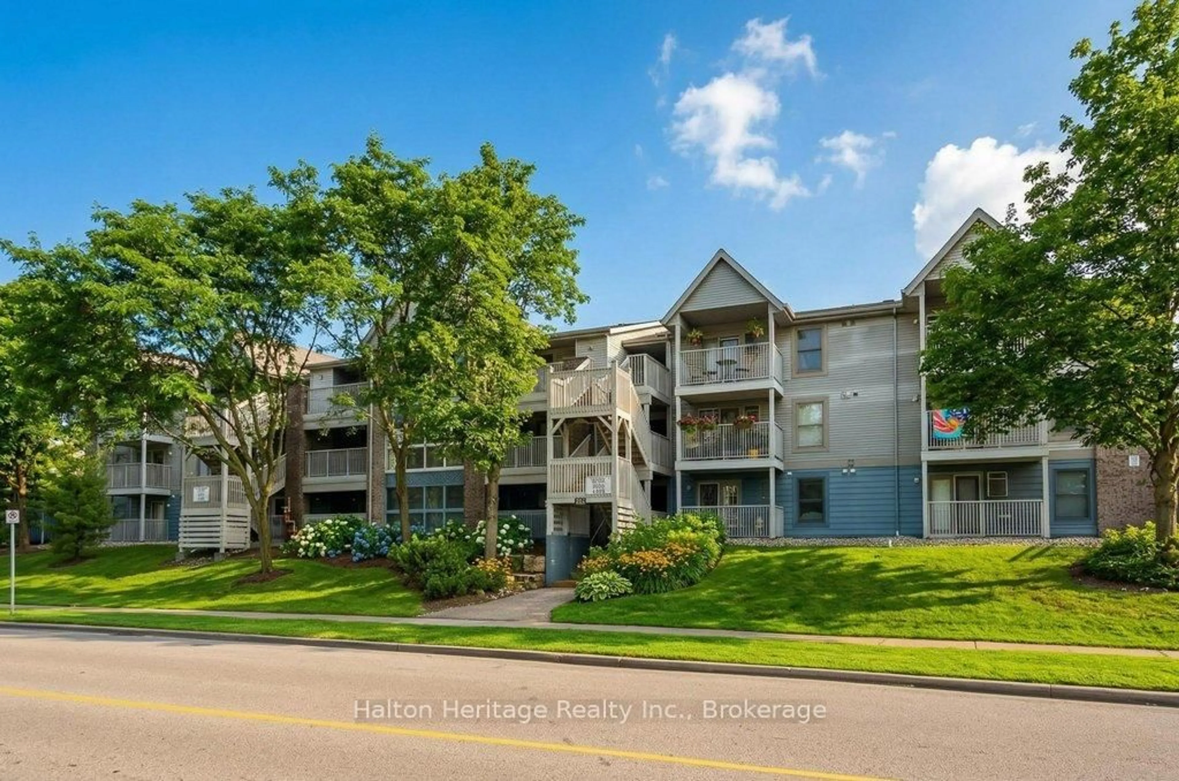 Unknown for 2010 Cleaver Ave #224, Burlington Ontario L7M 4C1