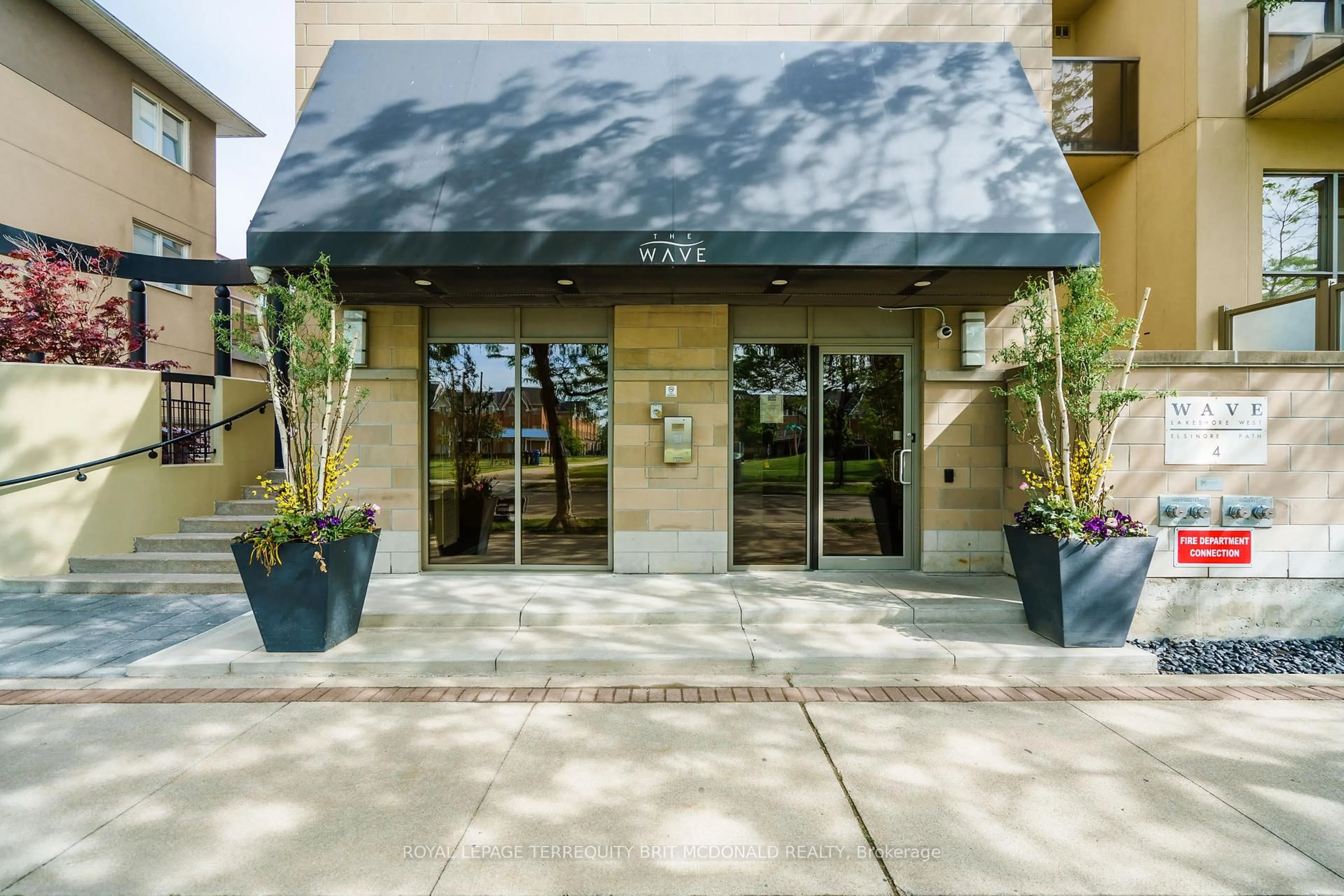 Indoor foyer for 4 Elsinore Path #1101, Toronto Ontario M8V 4G7