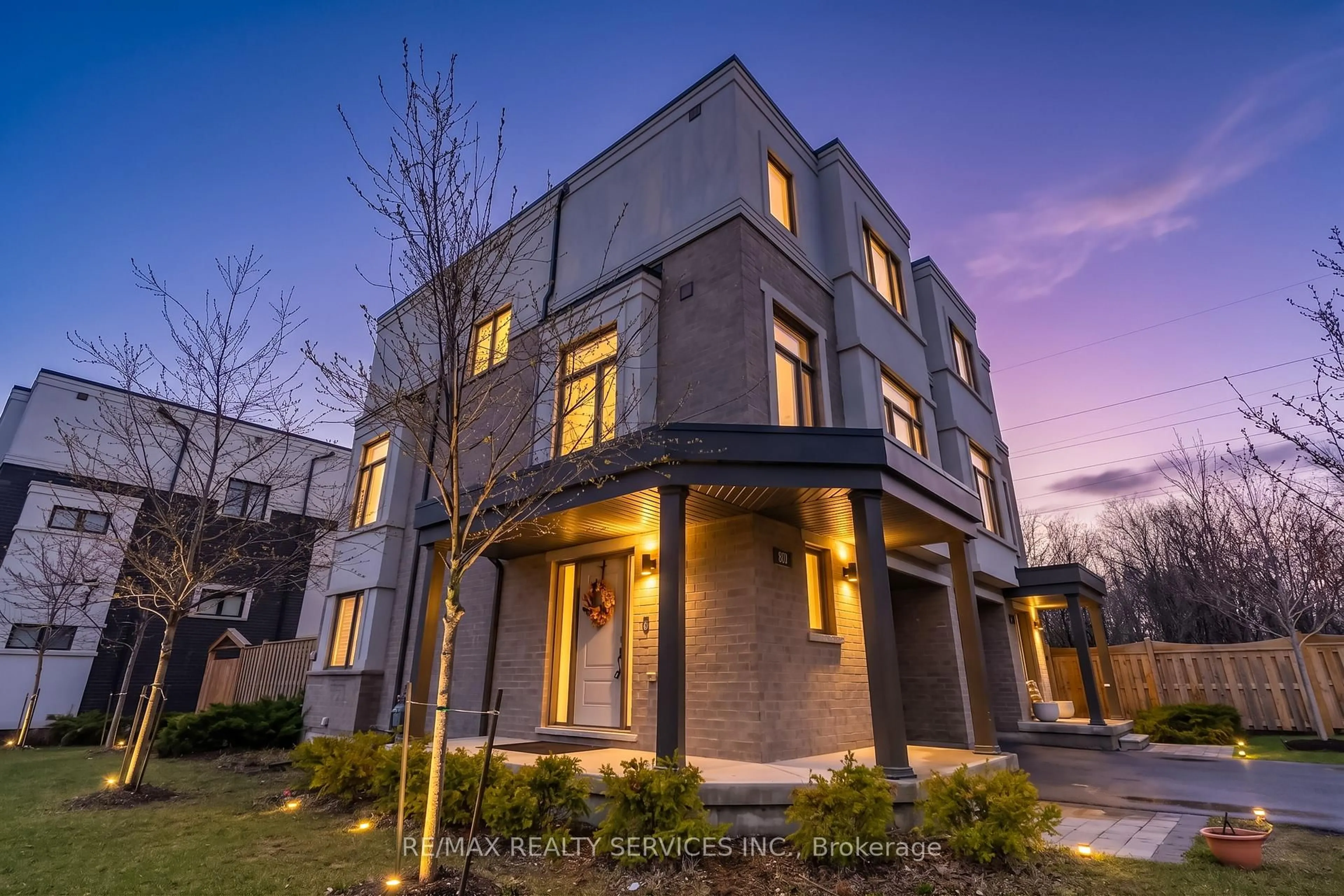 Home with brick exterior material, building for 1801 Mitoff Pl, Mississauga Ontario L4W 0E8