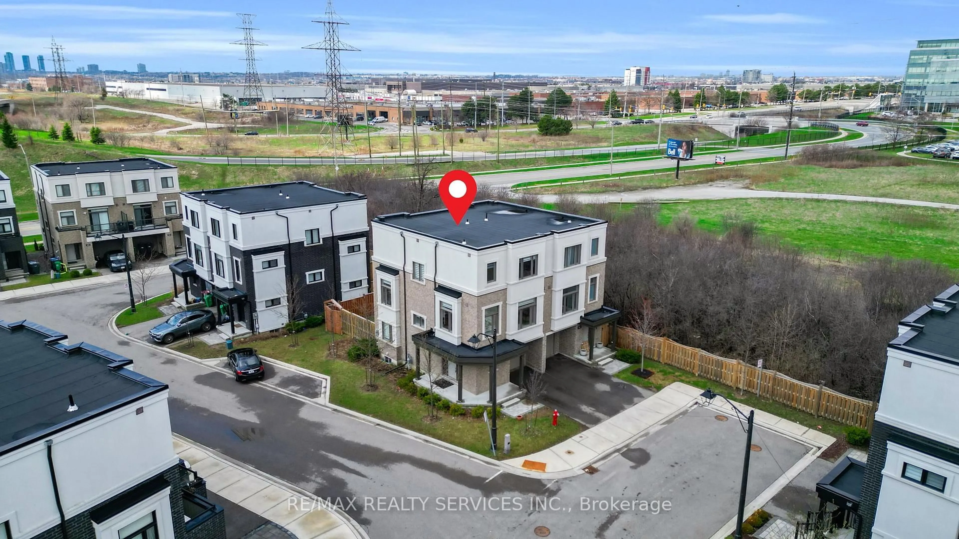 A pic from outside/outdoor area/front of a property/back of a property/a pic from drone, unknown for 1801 Mitoff Pl, Mississauga Ontario L4W 0E8