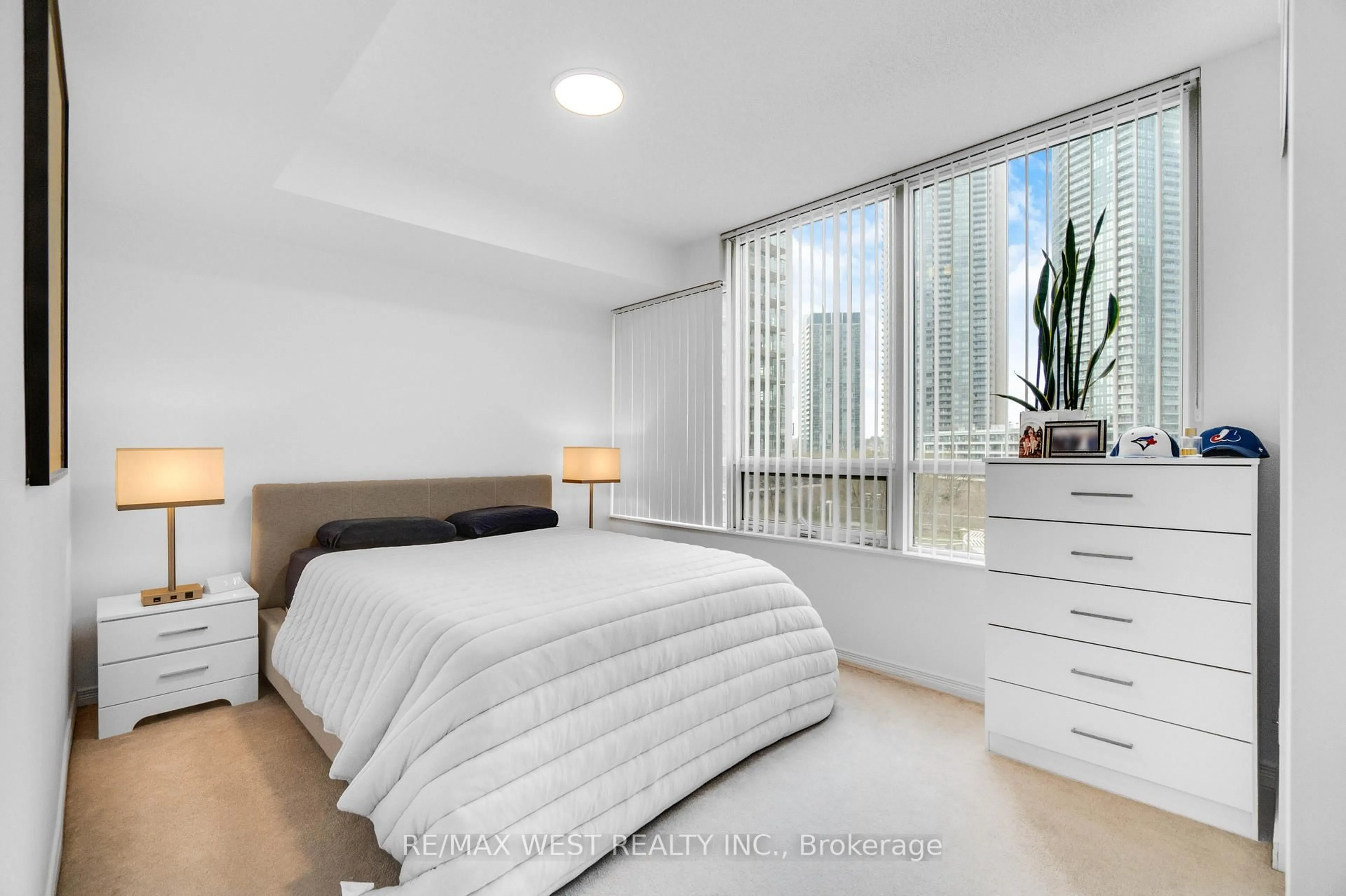 Bedroom with bed, unknown for 2240 Lake Shore Blvd #505, Toronto Ontario M8V 0B1