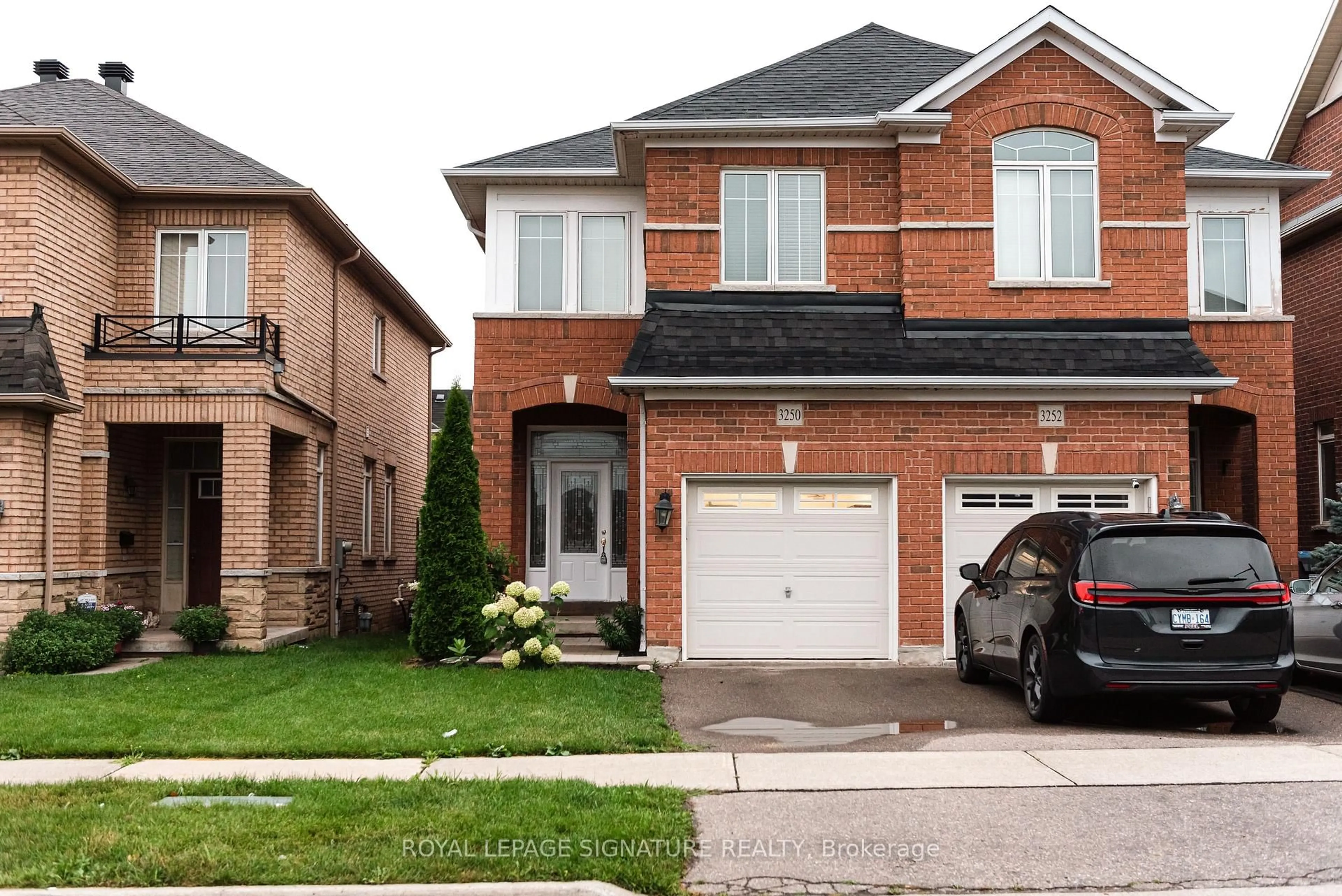 Home with brick exterior material, street for 3250 Sunlight St, Mississauga Ontario L5M 0G7