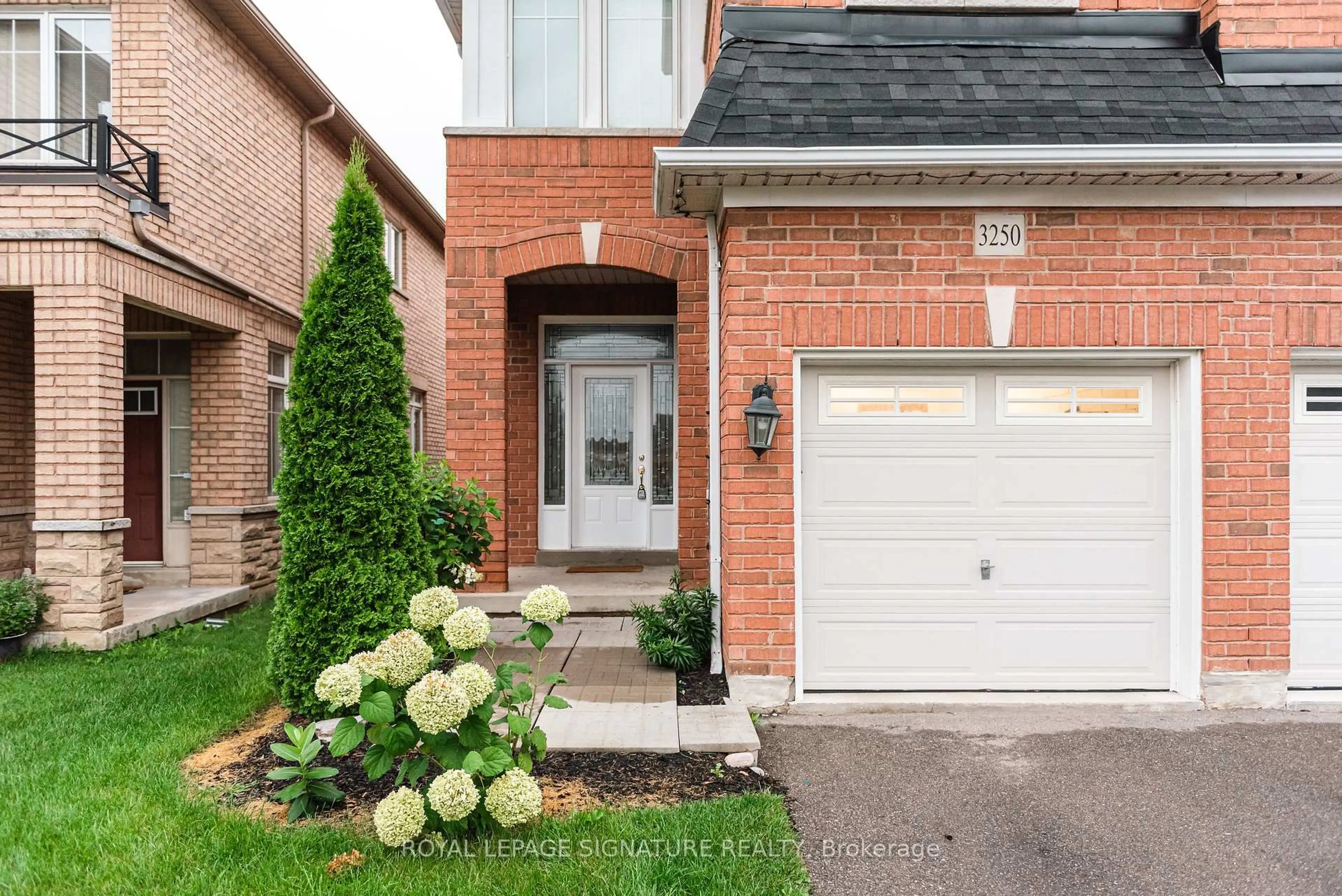 Home with brick exterior material, street for 3250 Sunlight St, Mississauga Ontario L5M 0G7