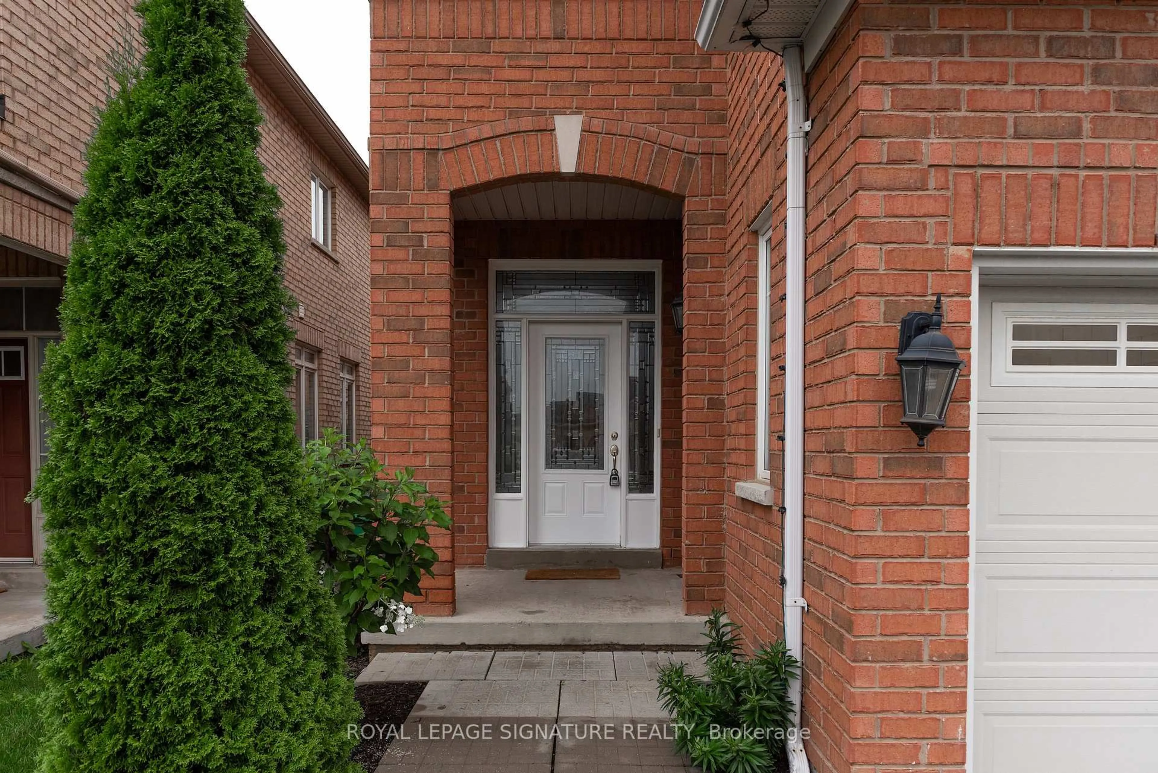 Home with brick exterior material, street for 3250 Sunlight St, Mississauga Ontario L5M 0G7