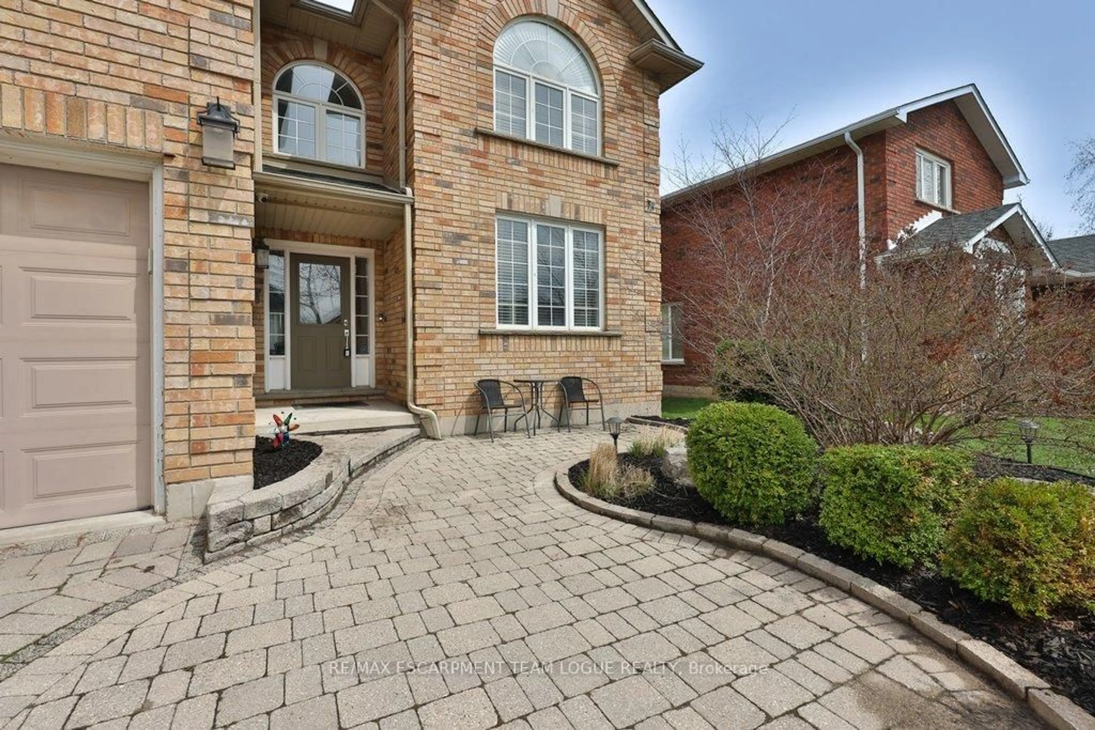 Home with brick exterior material, street for 473 Delaney Crt, Burlington Ontario L7L 5T7