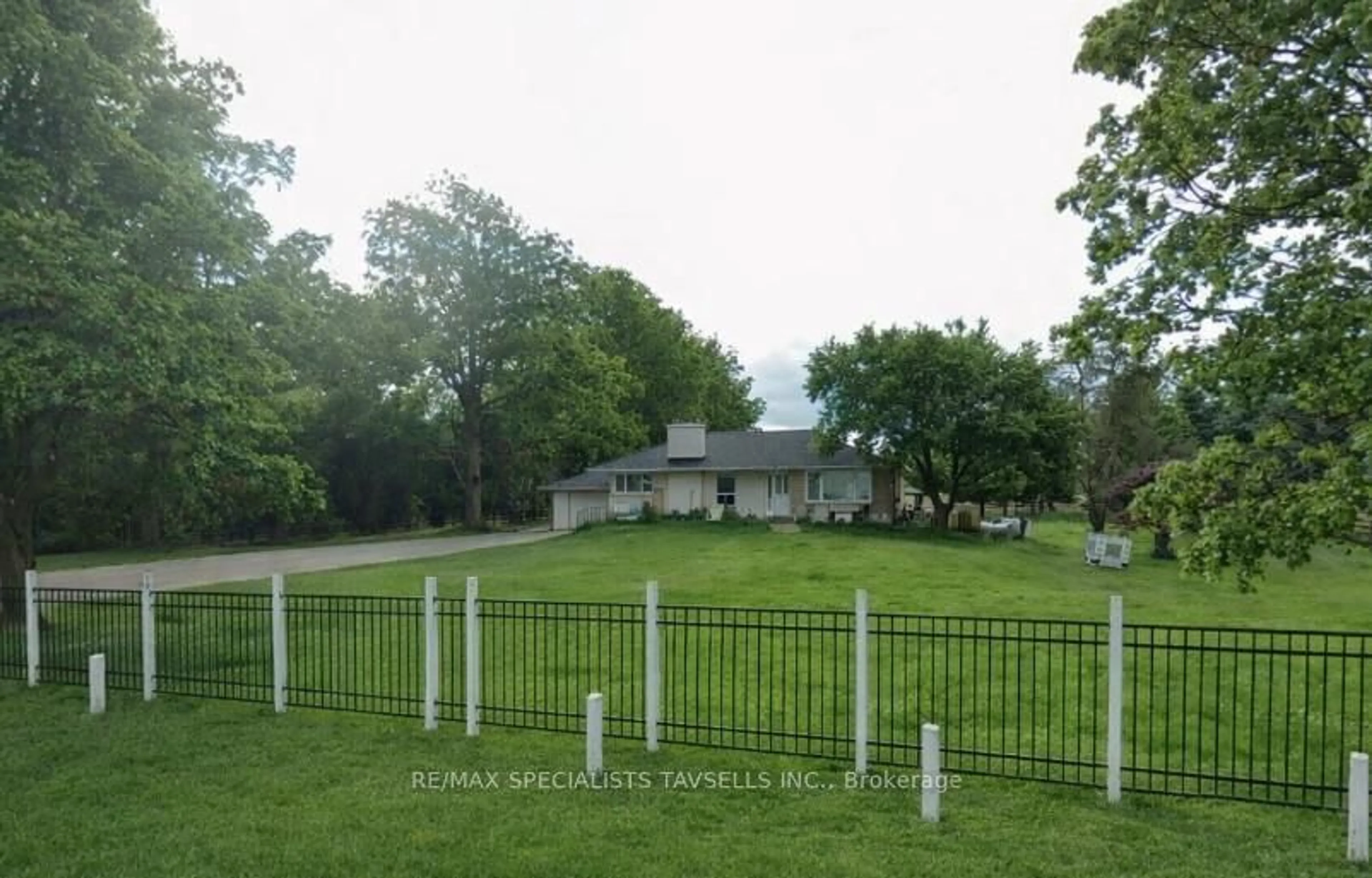 A pic from outside/outdoor area/front of a property/back of a property/a pic from drone, mountain view for 16817 22 SIDE Rd, Halton Hills Ontario L7G 4S8