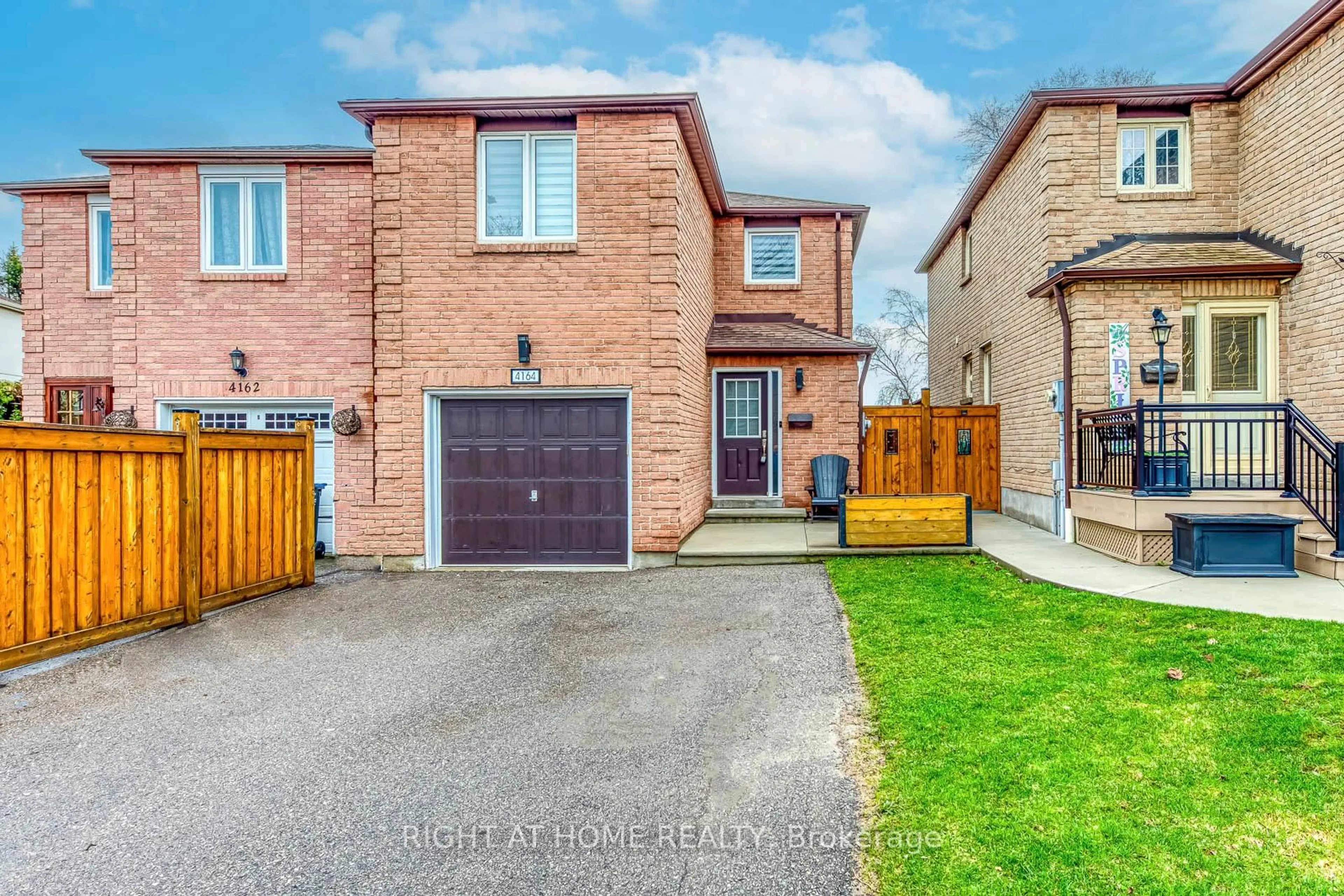 Home with brick exterior material, street for 4164 Forest Fire Cres, Mississauga Ontario L4W 3P5