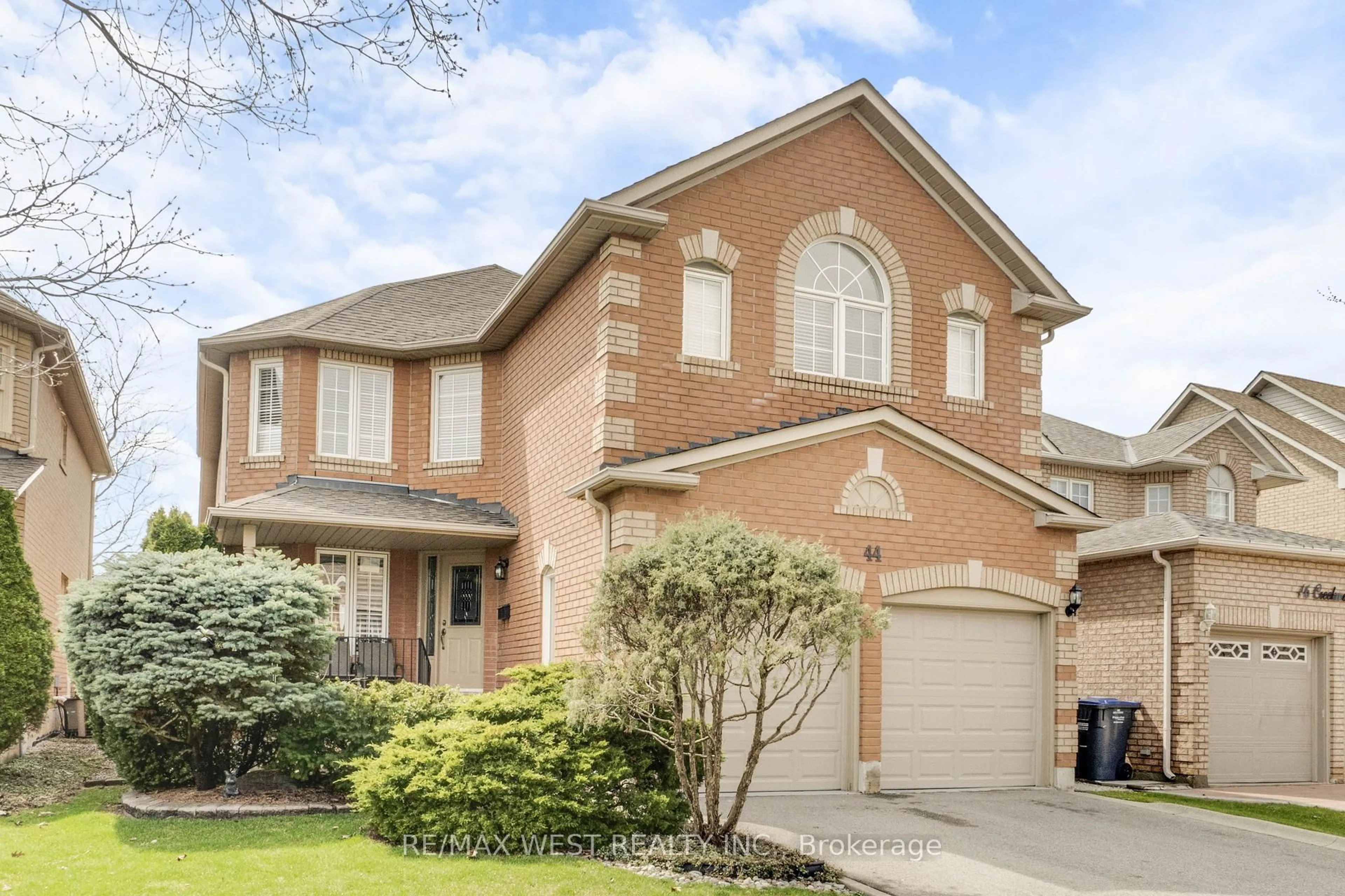 Home with brick exterior material, street for 44 Creekwood Dr, Brampton Ontario L7A 1J3