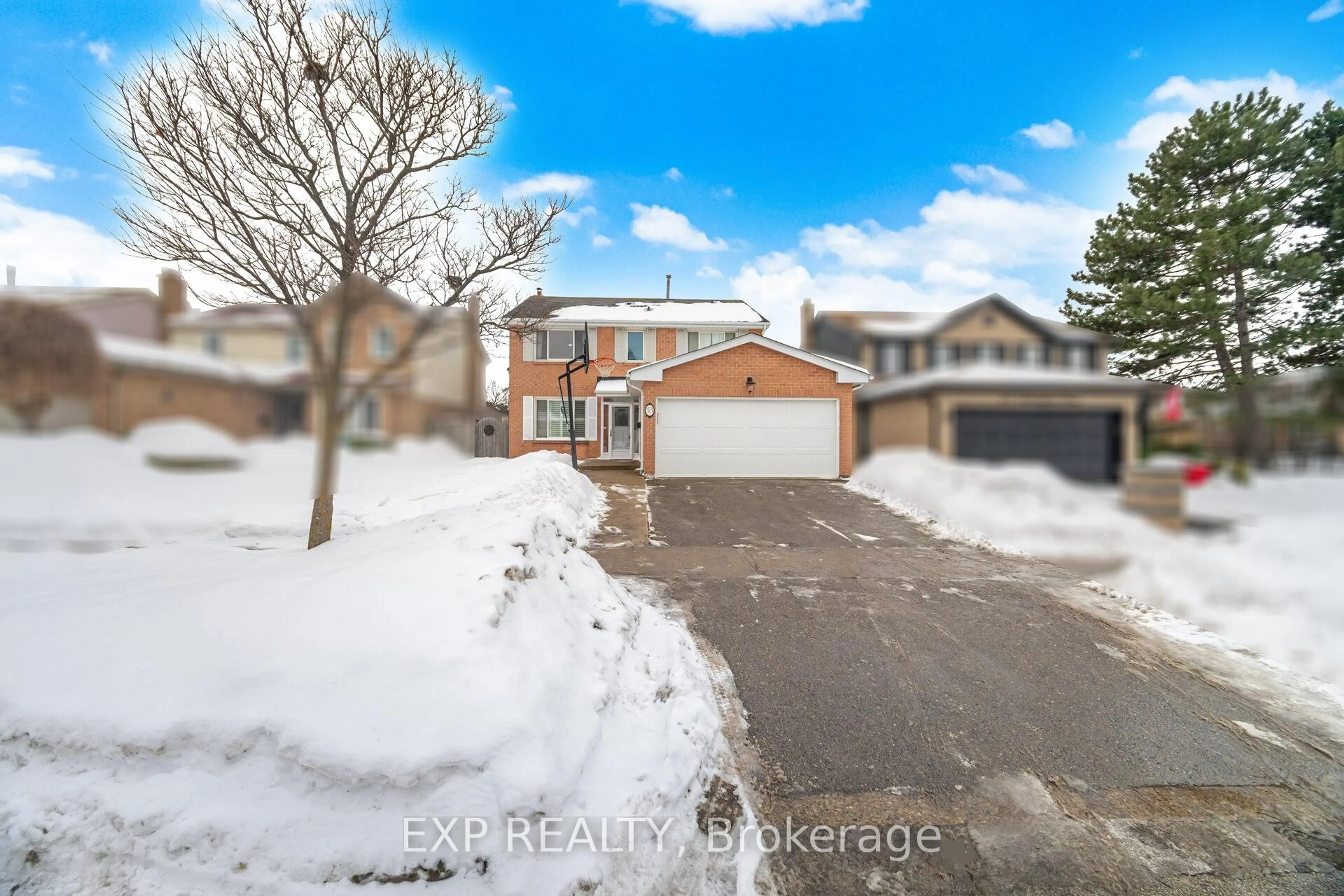 A pic from outside/outdoor area/front of a property/back of a property/a pic from drone, street for 53 Northampton St, Brampton Ontario L6S 3Z6