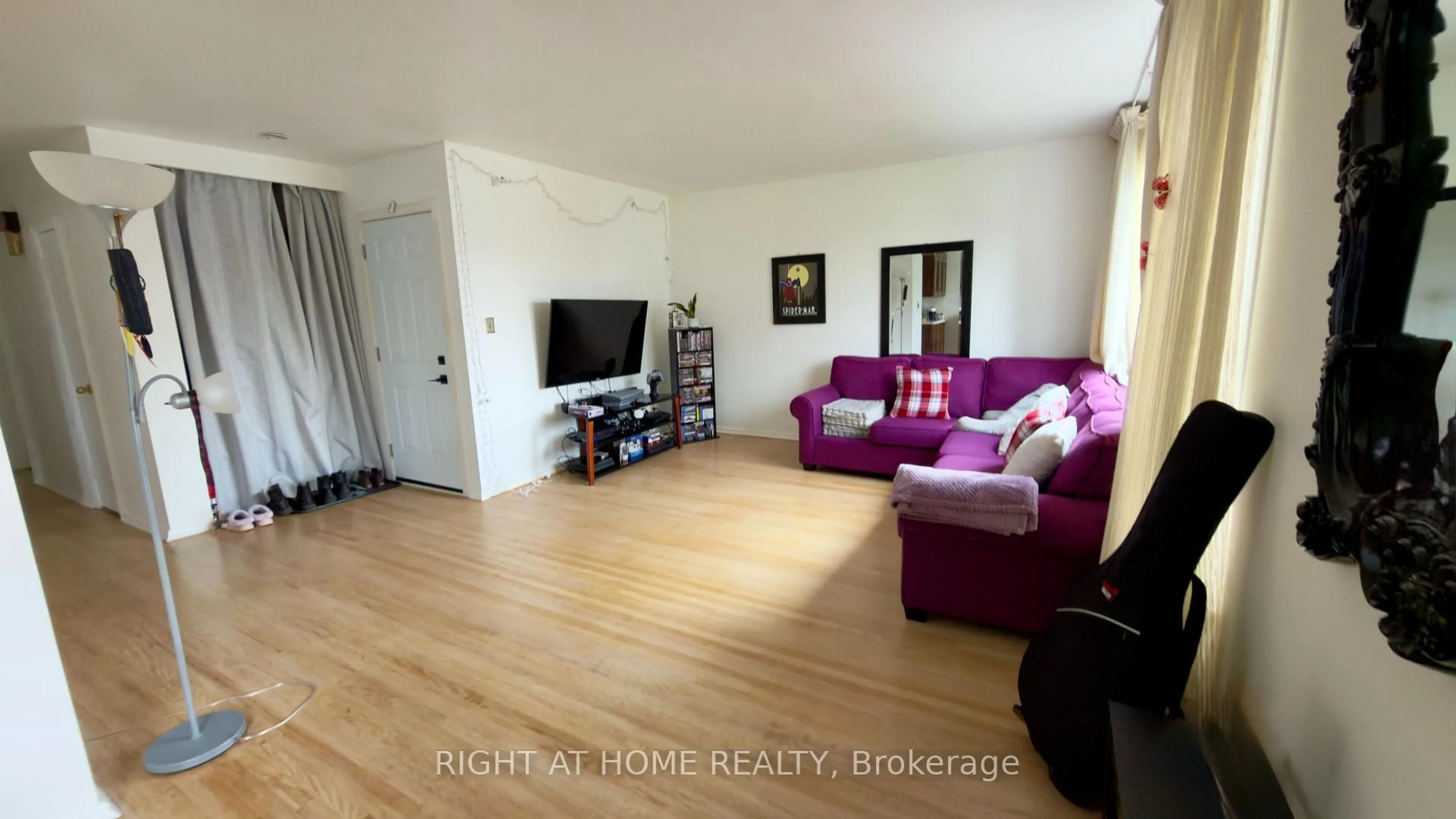 Living room with furniture, unknown for 21 Mitre Pl, Toronto Ontario M9R 3C5