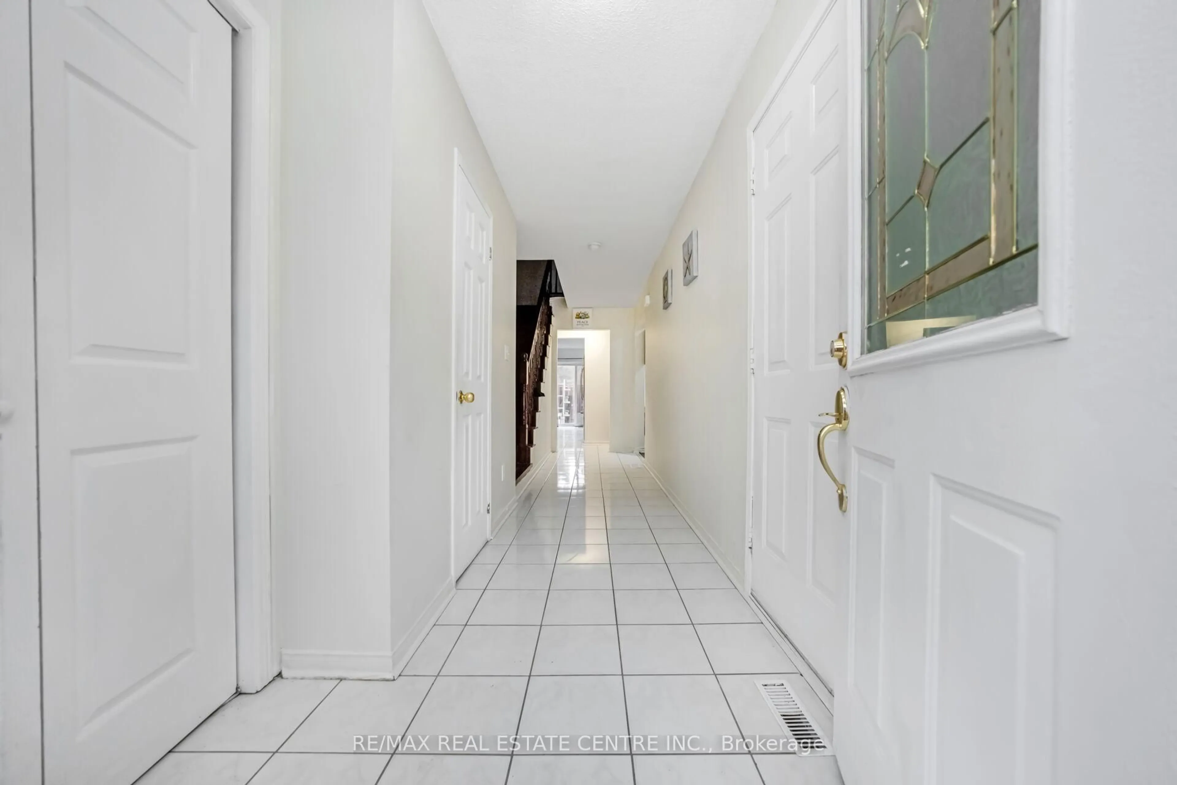 Indoor foyer for 35 Malta Ave #37, Brampton Ontario L6Y 5B4