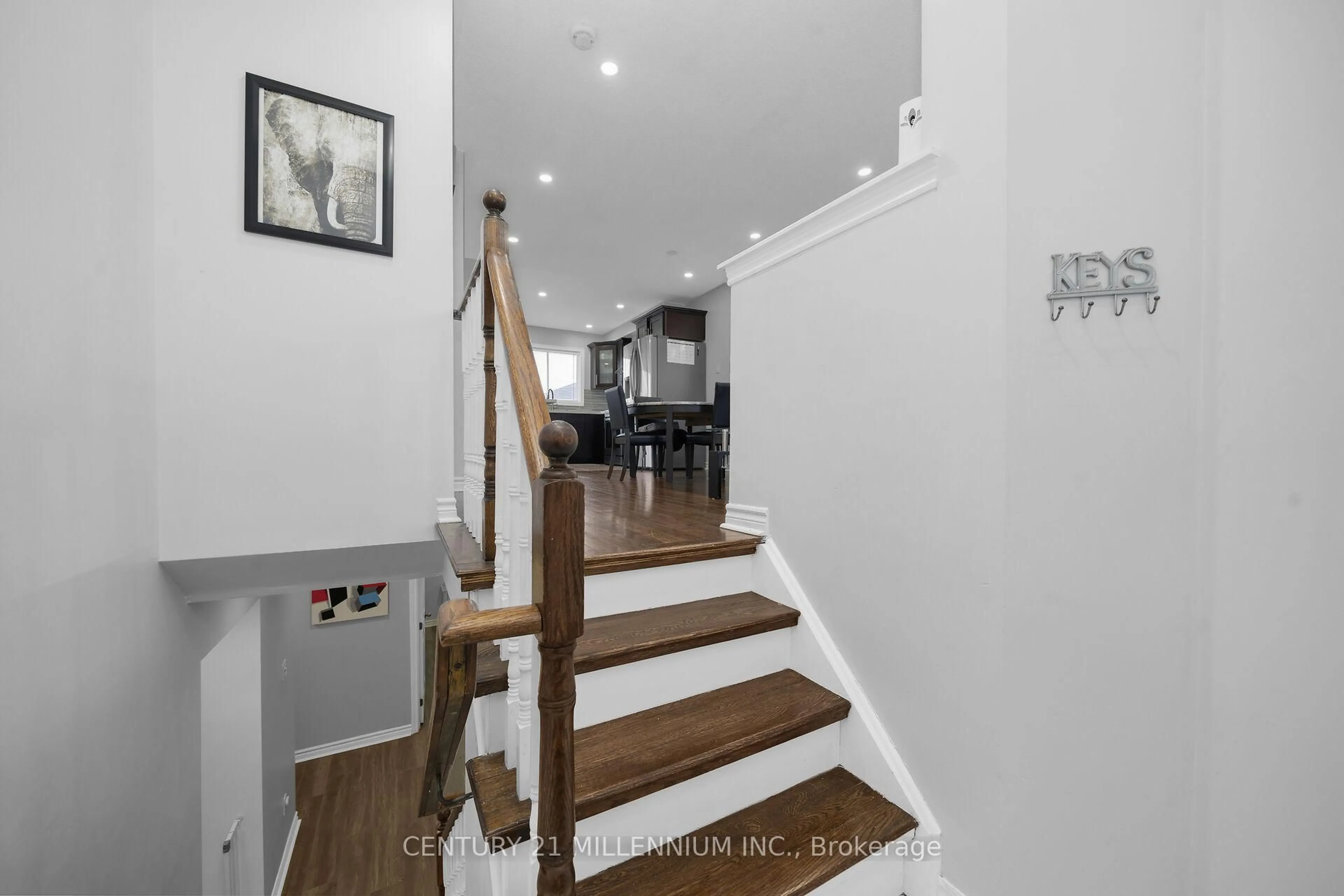Stairs for 114 Royal Orchard Dr, Brampton Ontario L6X 4L4