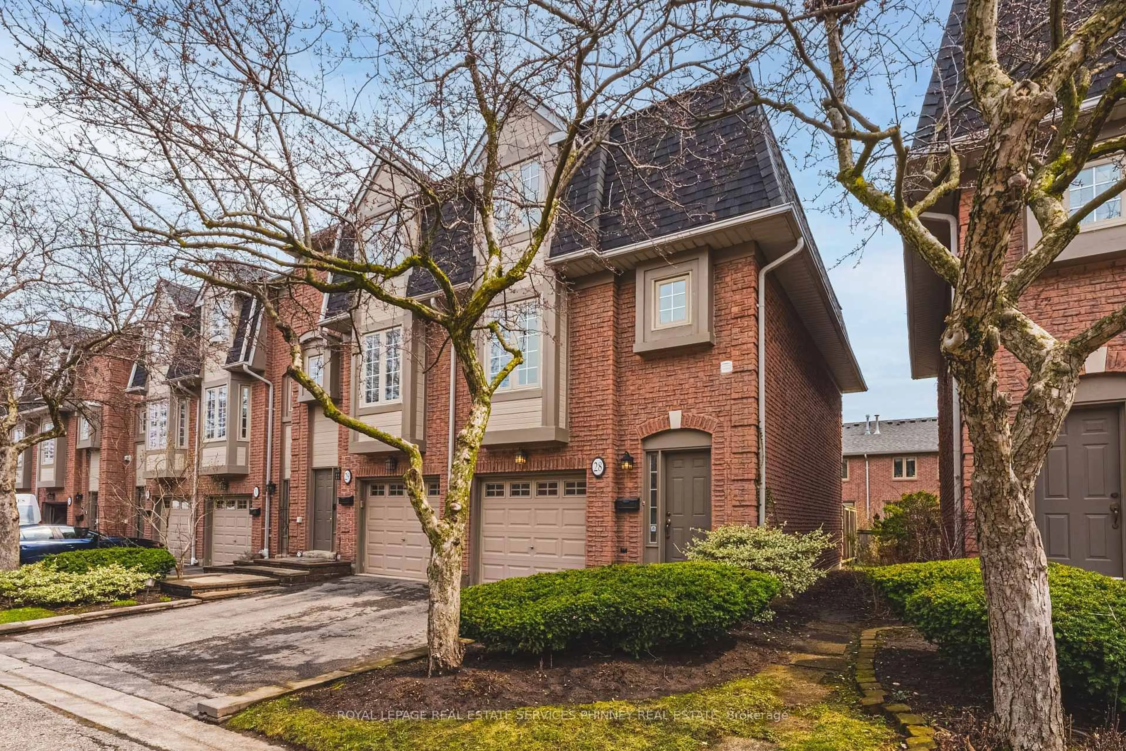 Home with brick exterior material, street for 3140 Fifth Line #28, Mississauga Ontario L5L 1A2