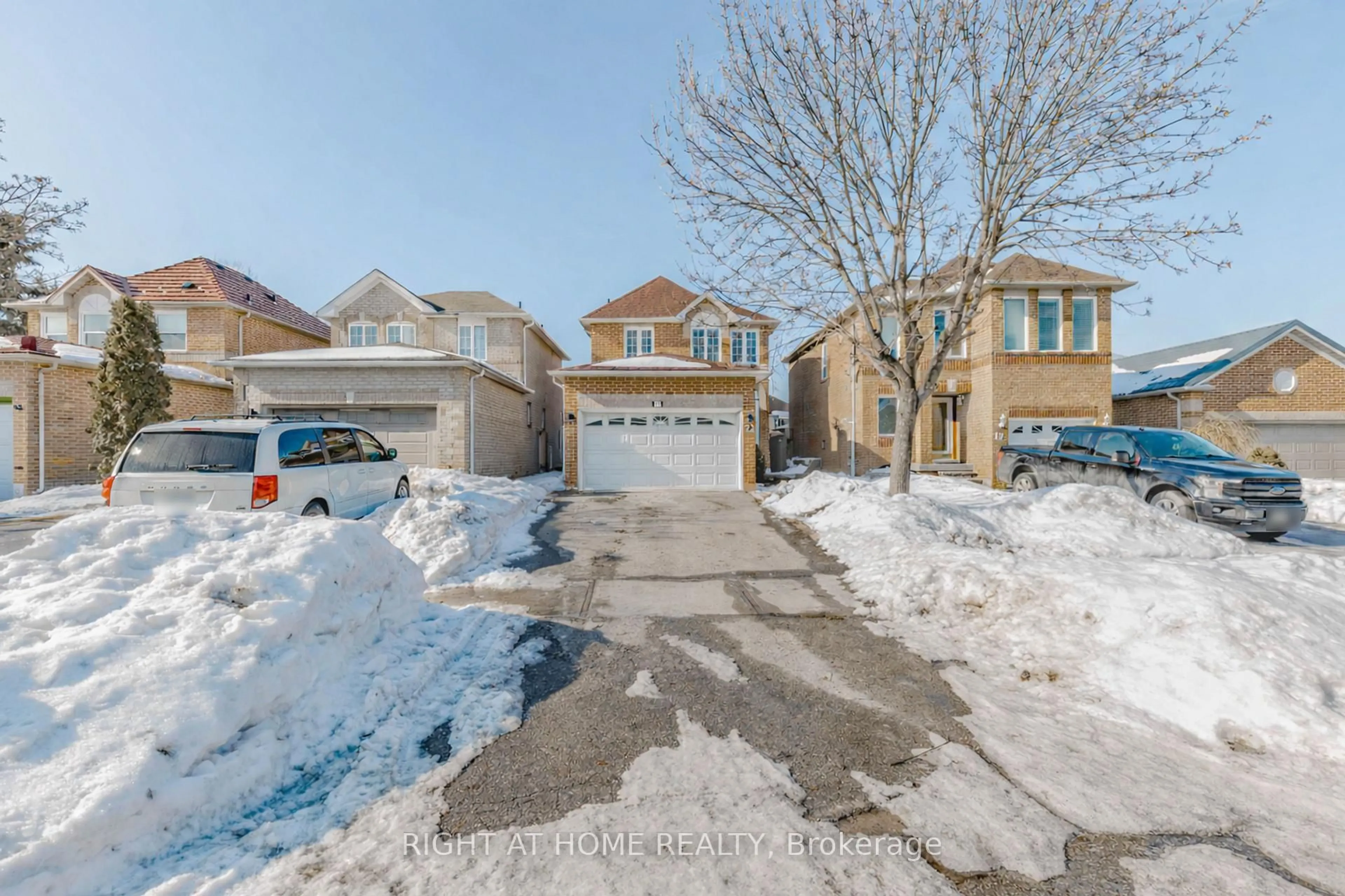 A pic from outside/outdoor area/front of a property/back of a property/a pic from drone, street for 21 Carabram Crt, Brampton Ontario L6X 4M2