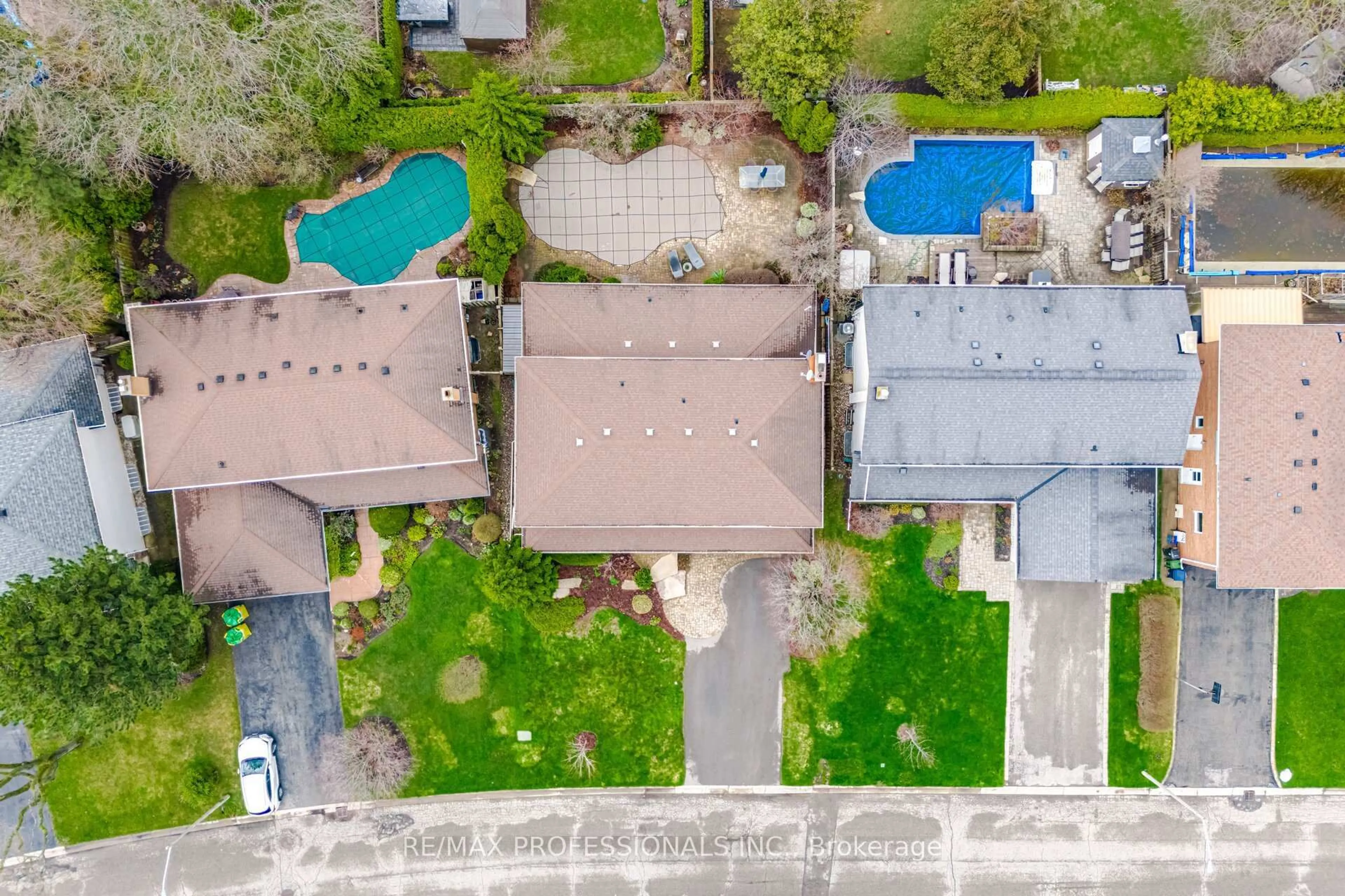 A pic from outside/outdoor area/front of a property/back of a property/a pic from drone, street for 16 Cherry Post Cres, Toronto Ontario M9C 2K1