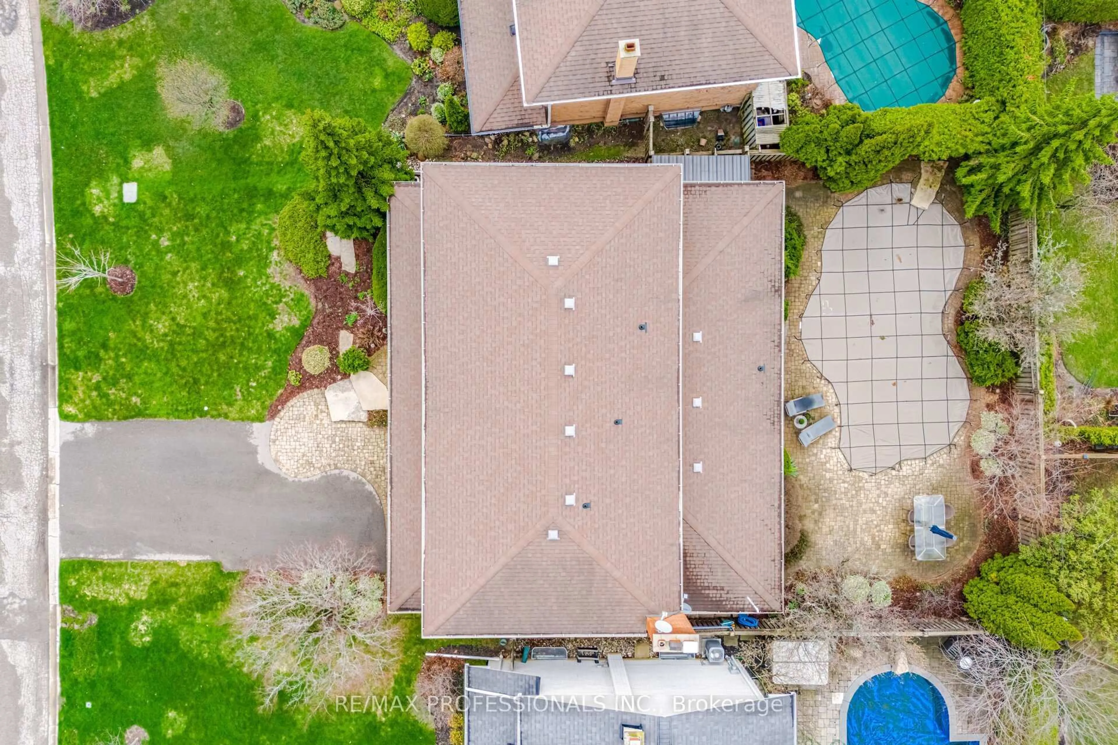 A pic from outside/outdoor area/front of a property/back of a property/a pic from drone, street for 16 Cherry Post Cres, Toronto Ontario M9C 2K1