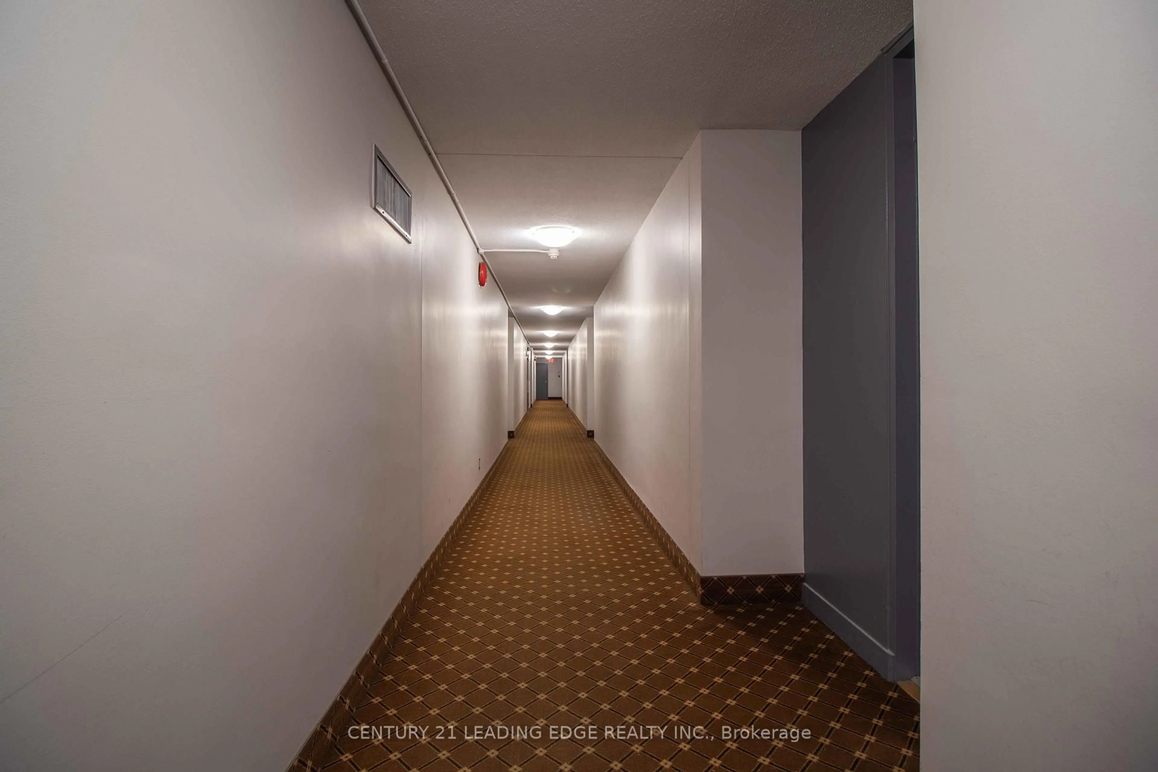 Indoor foyer for 80 Grandravine Dr #703, Toronto Ontario M3J 1B2