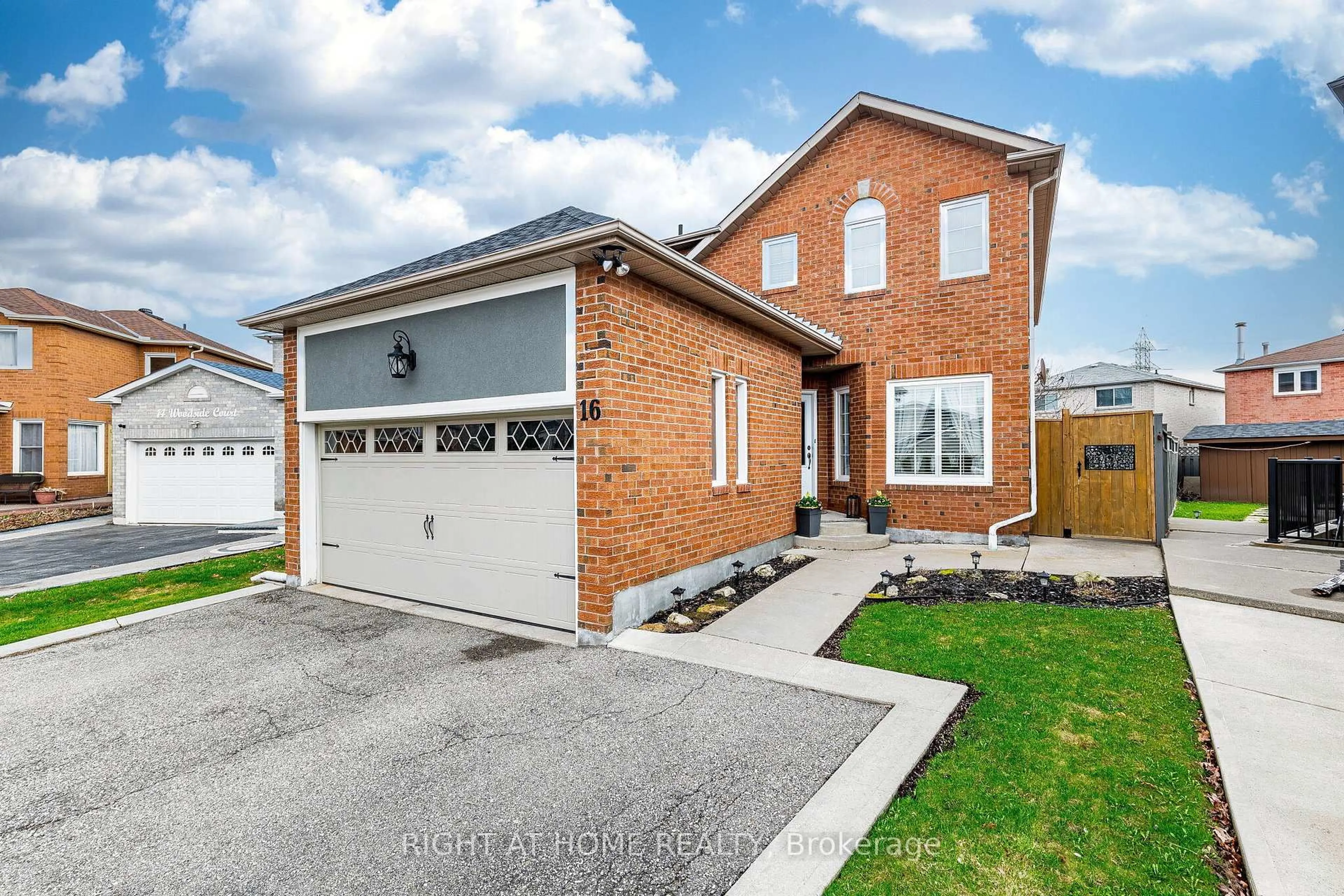 Home with brick exterior material, street for 16 Woodside Crt, Brampton Ontario L6Y 3Z3
