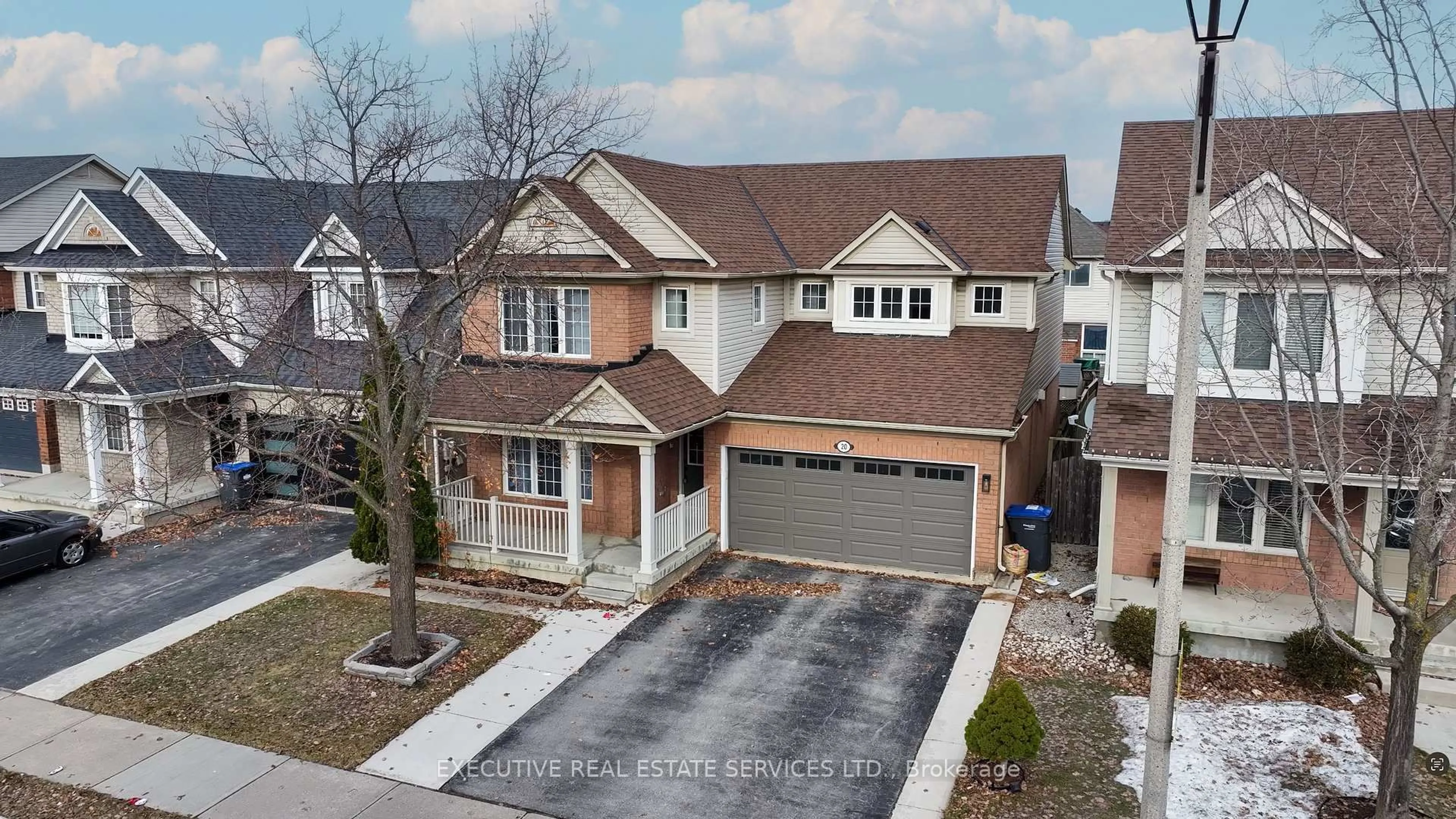 A pic from outside/outdoor area/front of a property/back of a property/a pic from drone, street for 20 Wetmeadow Dr, Brampton Ontario L7A 2T6