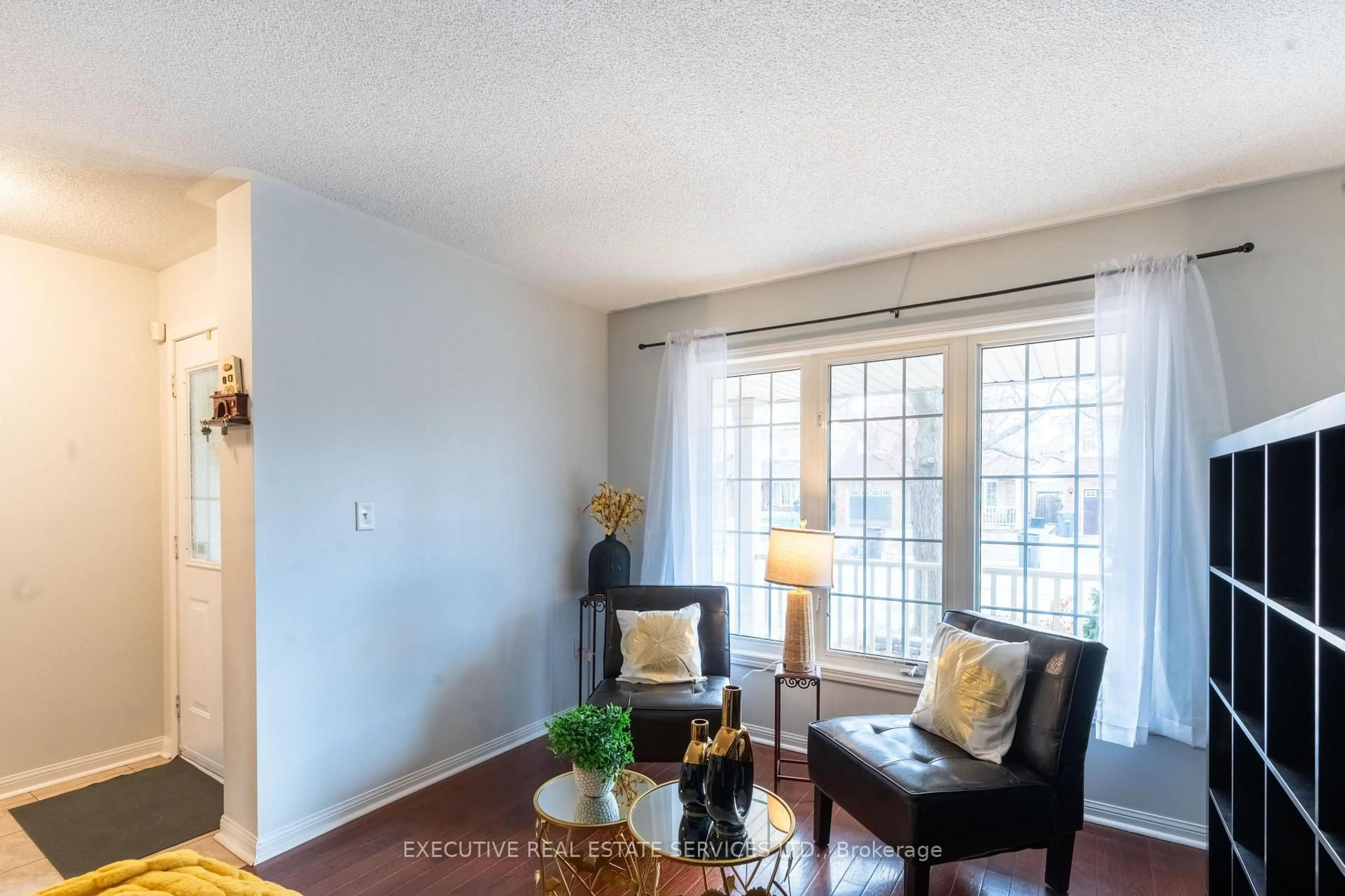 Living room with furniture, unknown for 20 Wetmeadow Dr, Brampton Ontario L7A 2T6