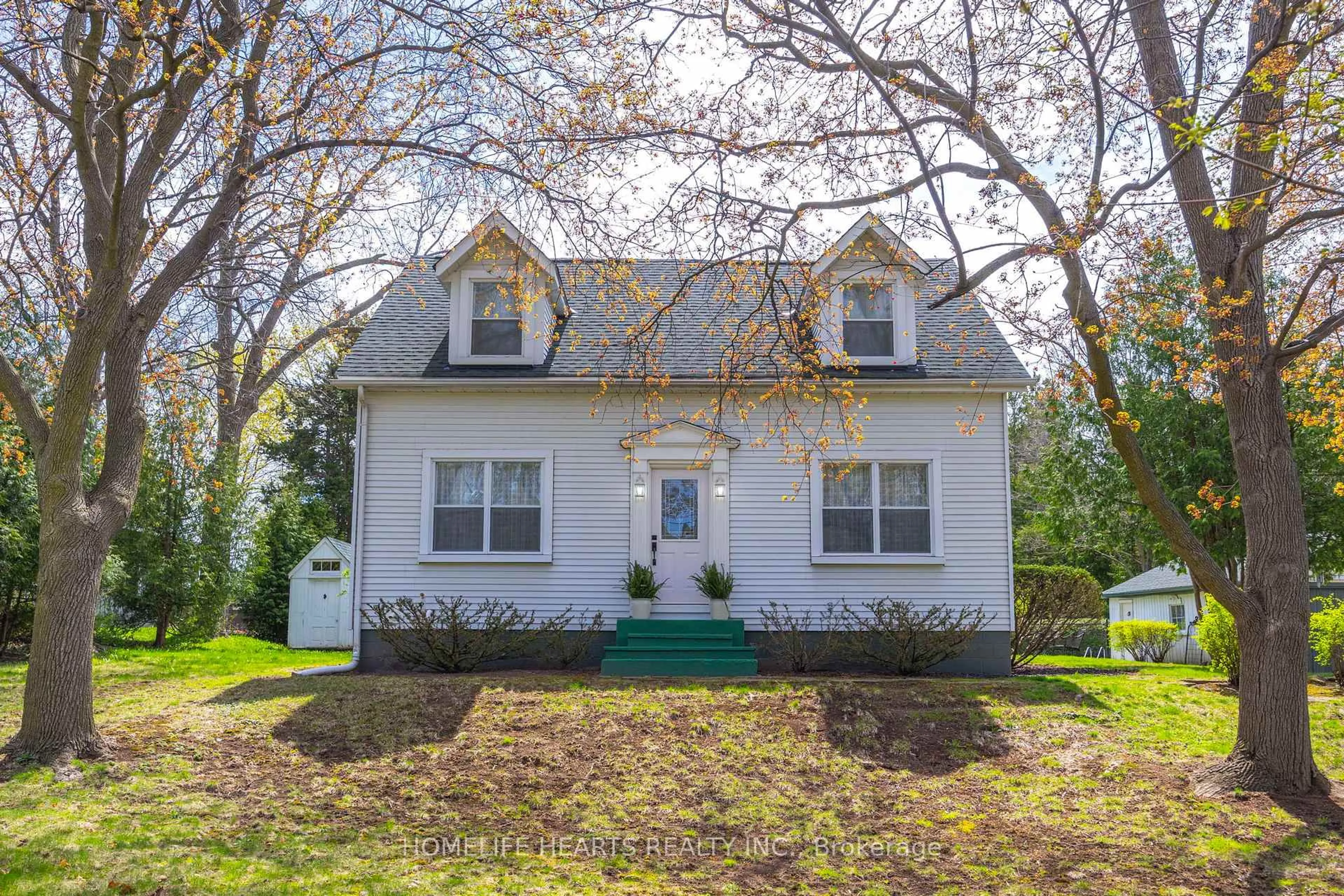 Home with vinyl exterior material, street for 6995 Second Line, Mississauga Ontario L5W 1A1