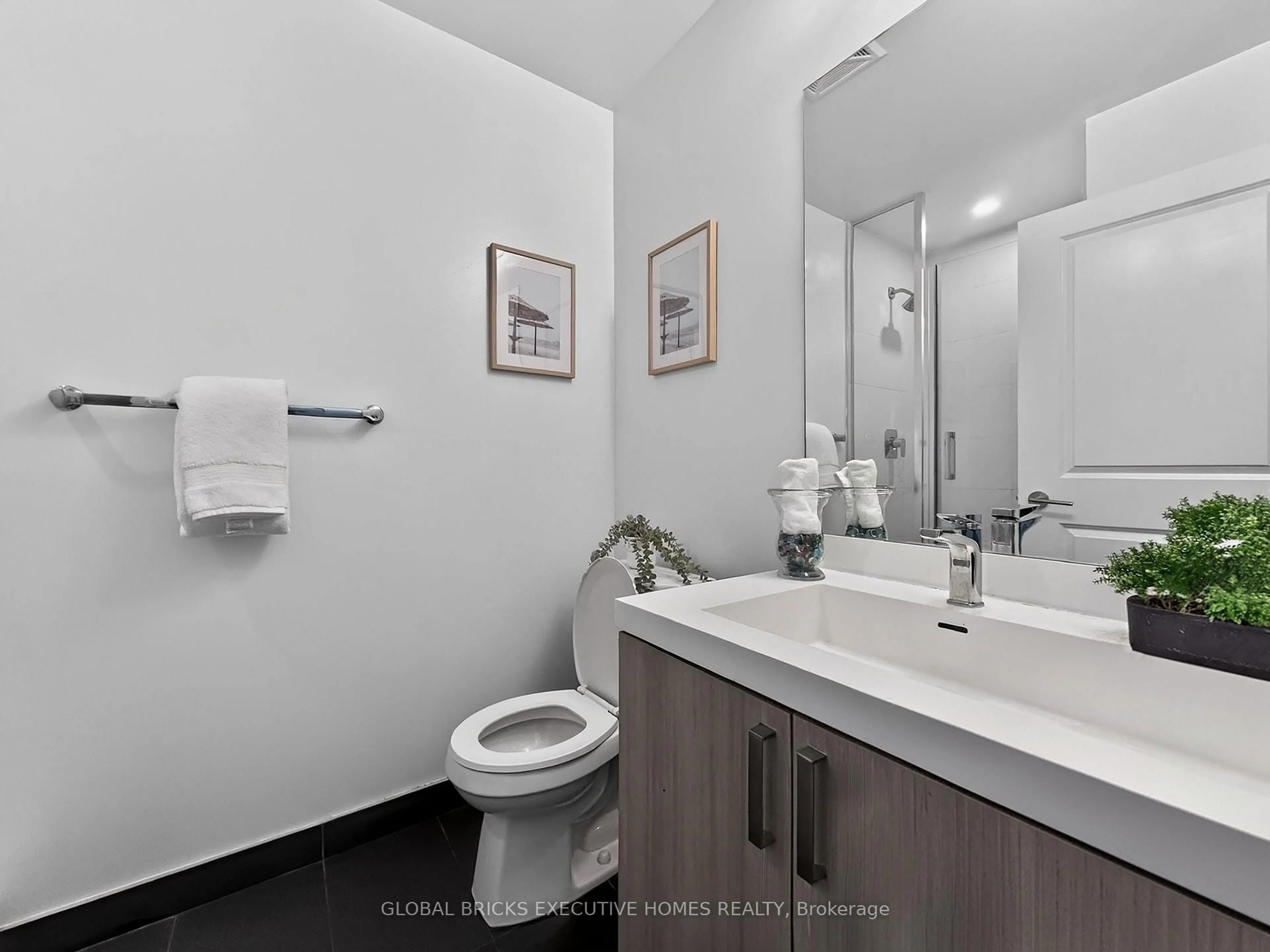 Standard bathroom, unknown for 8 Nahani Way #1106, Mississauga Ontario L4Z 0C6