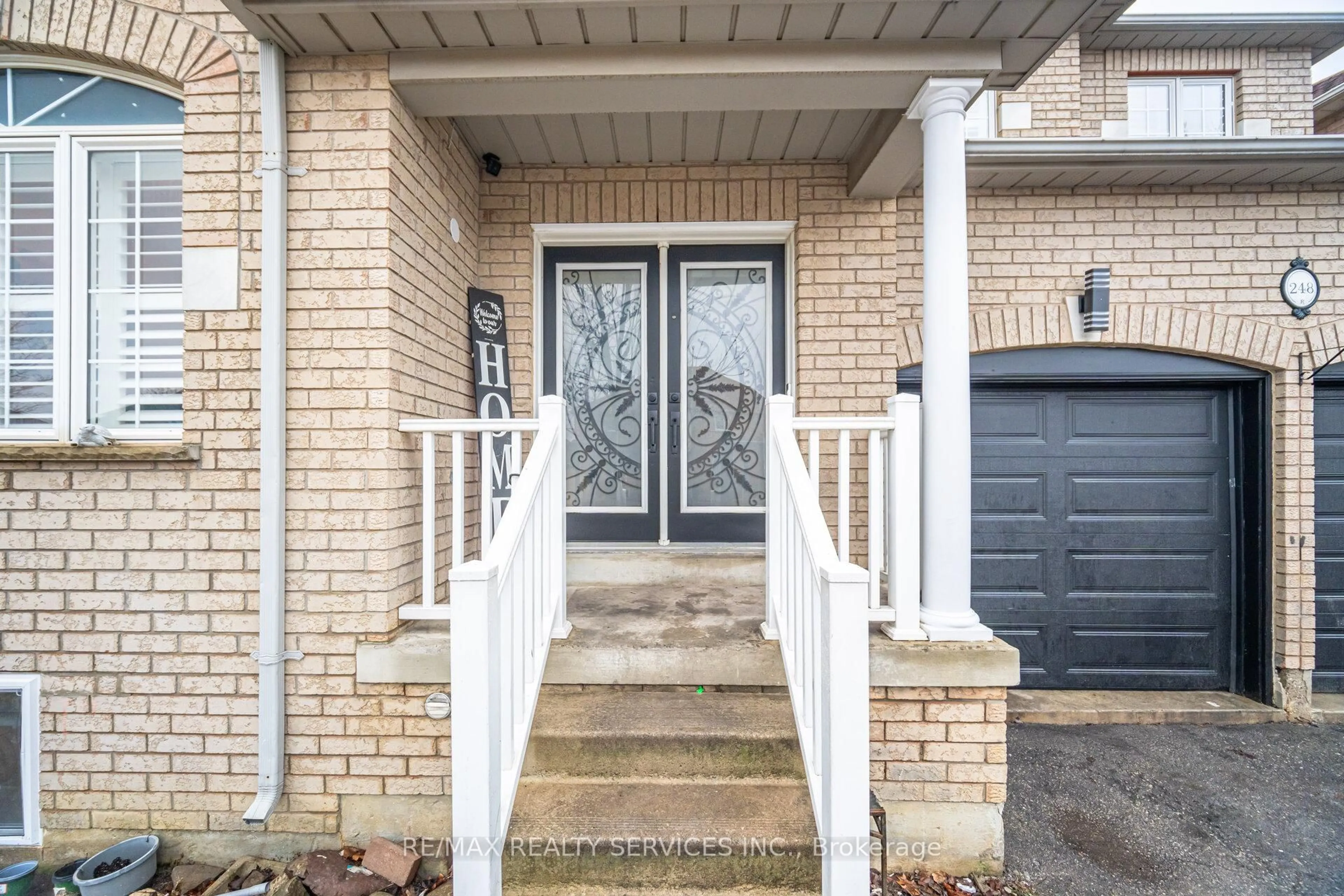 Indoor entryway for 248 Edenbrook Hill Dr, Brampton Ontario L7A 2W6