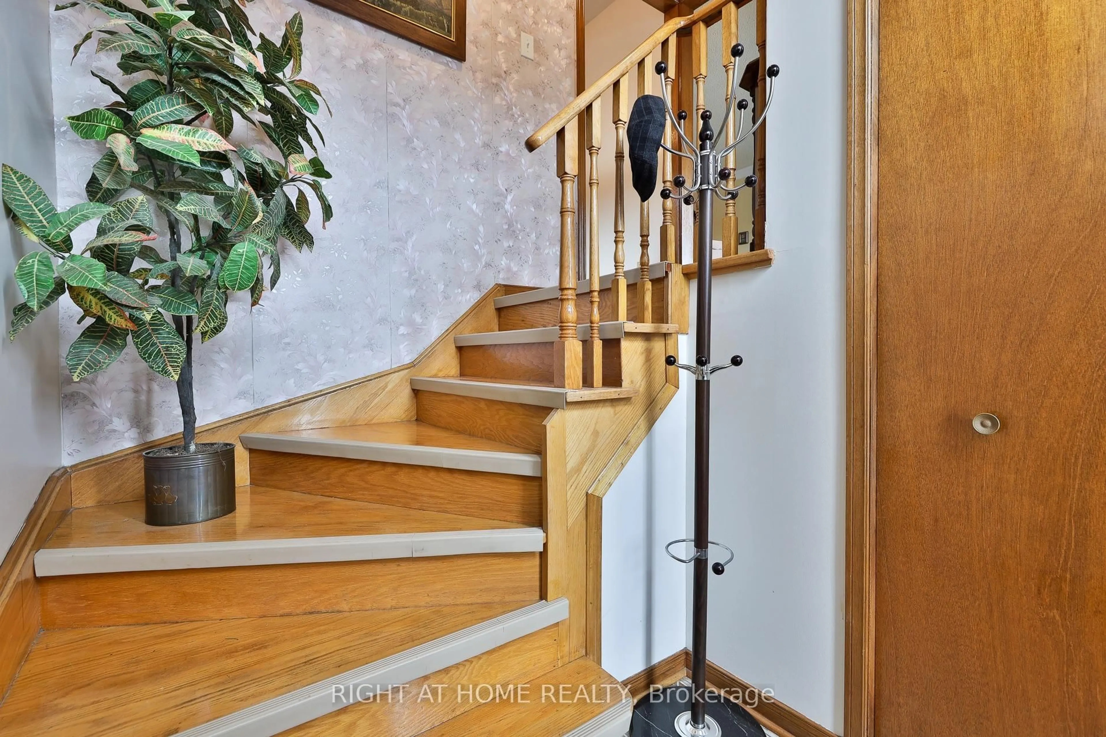 Stairs for 101 Benjamin Boake Tr, Toronto Ontario M3J 3C8