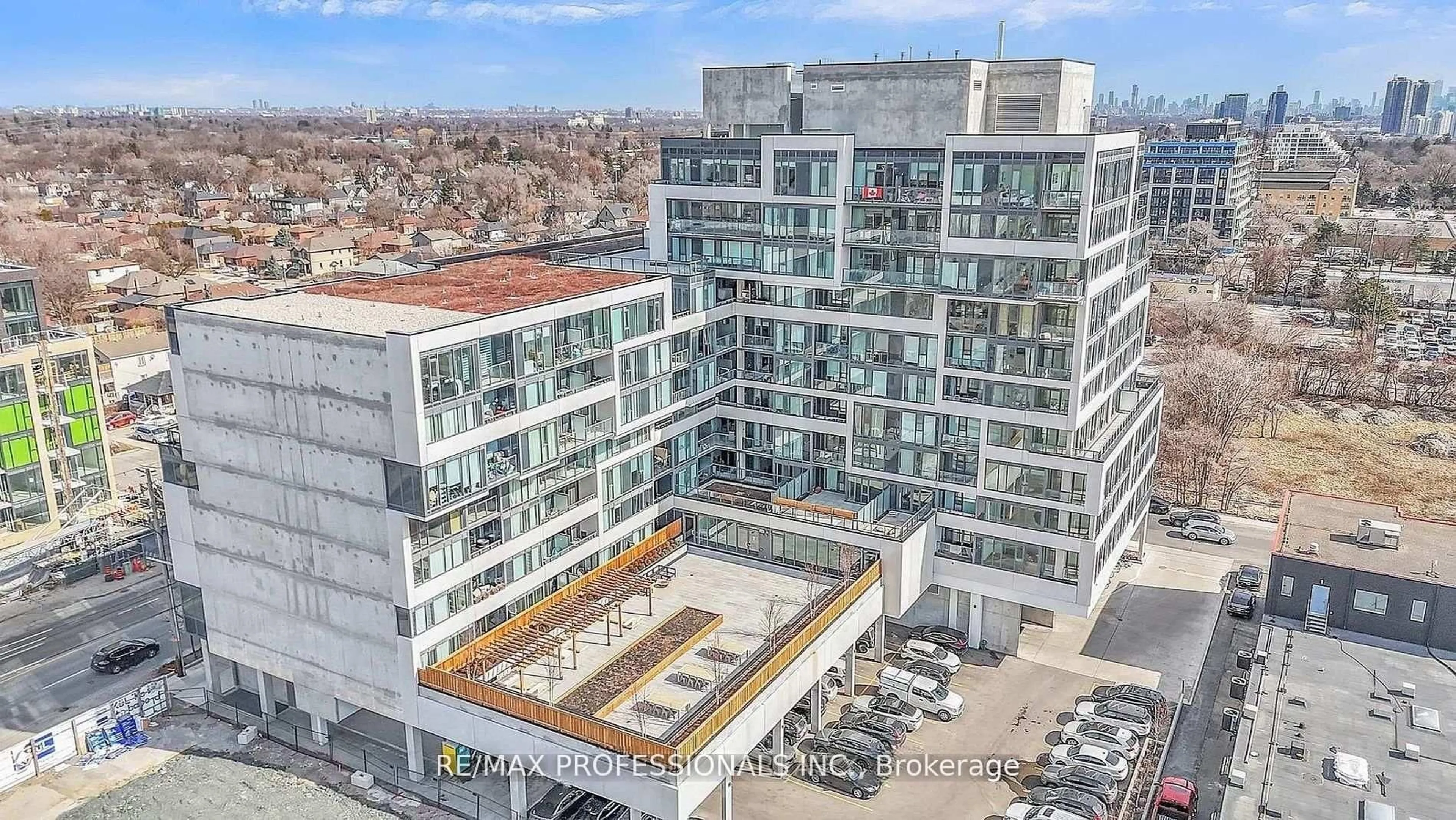A pic from outside/outdoor area/front of a property/back of a property/a pic from drone, city buildings view from balcony for 859 The Queensway #313, Toronto Ontario M8Z 1N8