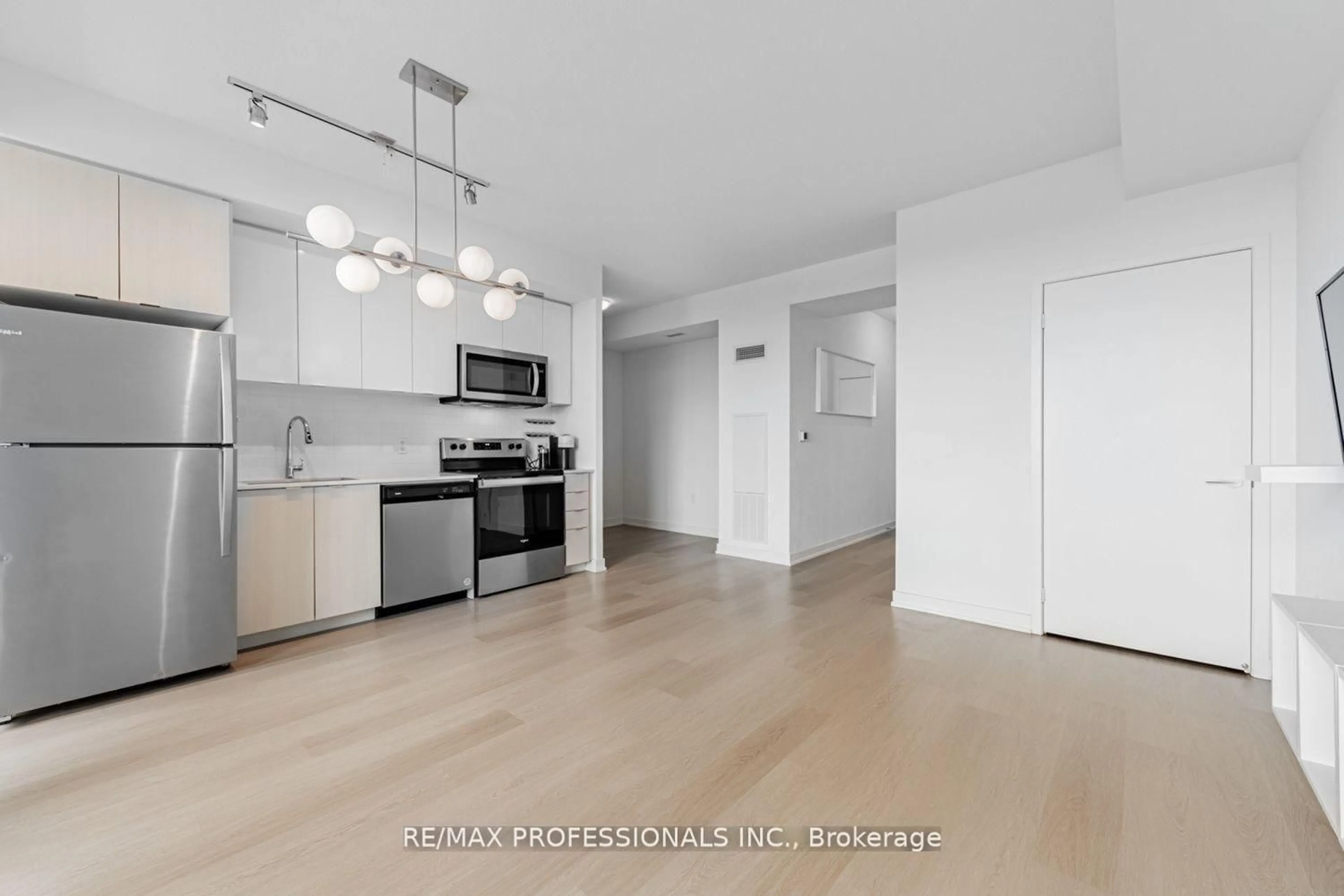 Unknown for 859 The Queensway #313, Toronto Ontario M8Z 1N8