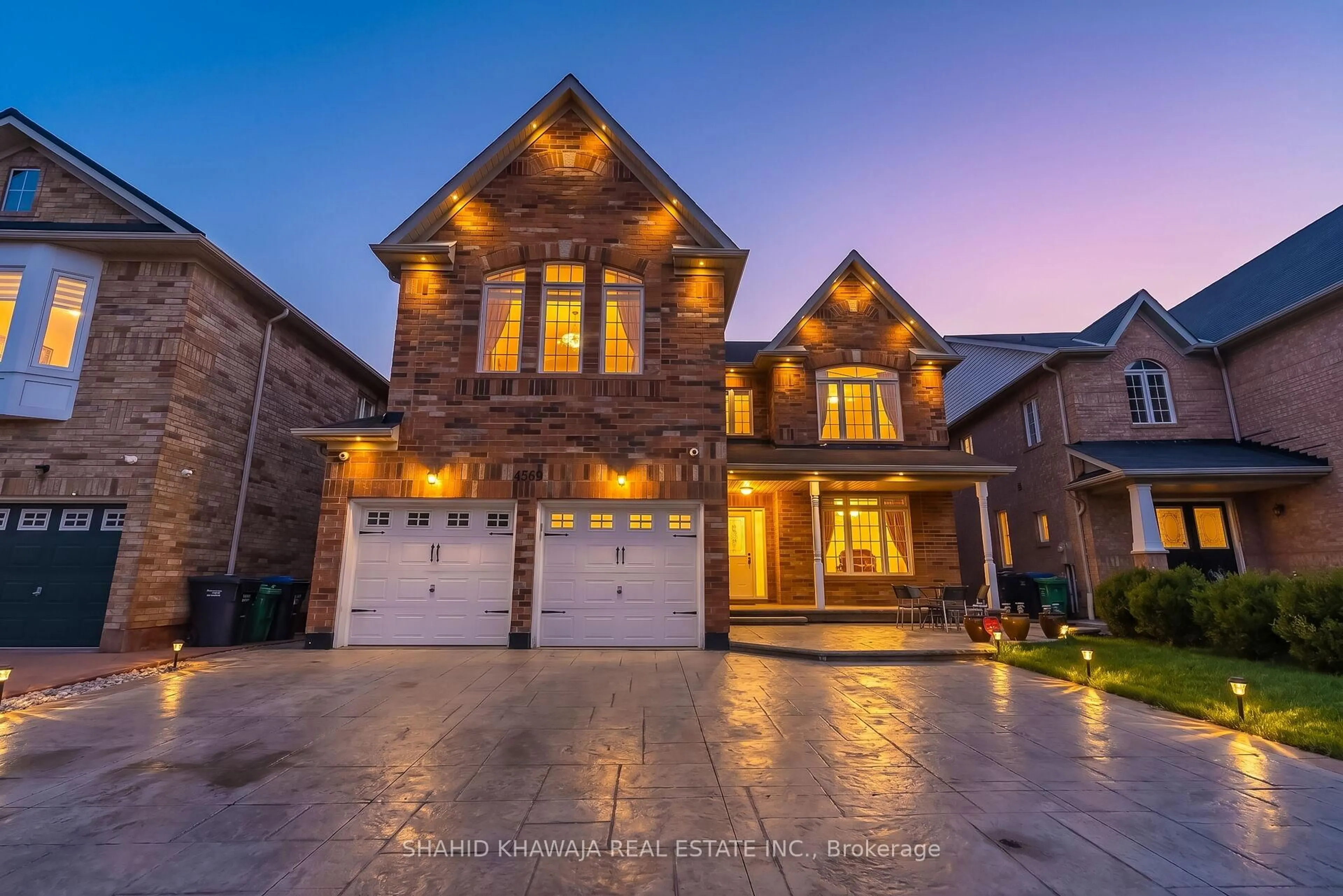 Home with brick exterior material, street for 4569 Sandford Farm Dr, Mississauga Ontario L5V 0C2