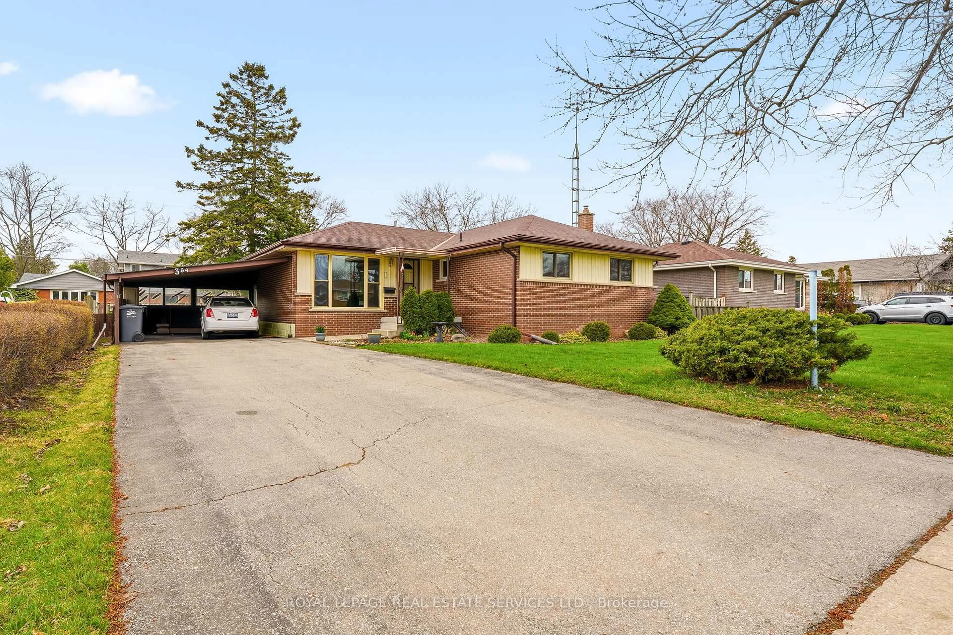 Home with brick exterior material, street for 384 Appleby Line, Burlington Ontario L7L 2X8