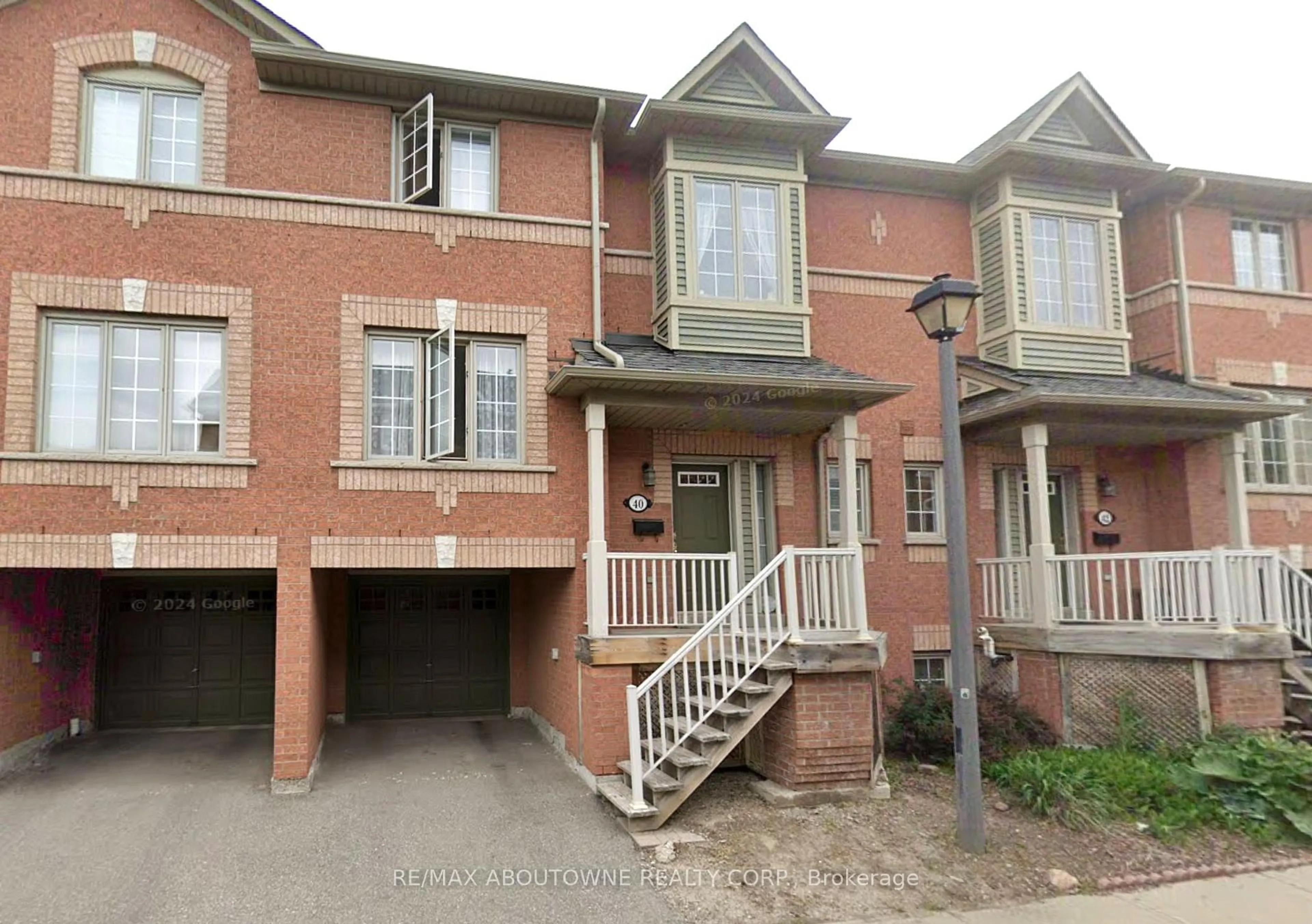 Home with brick exterior material, street for 5031 East Mill Rd #40, Mississauga Ontario L5V 2M5