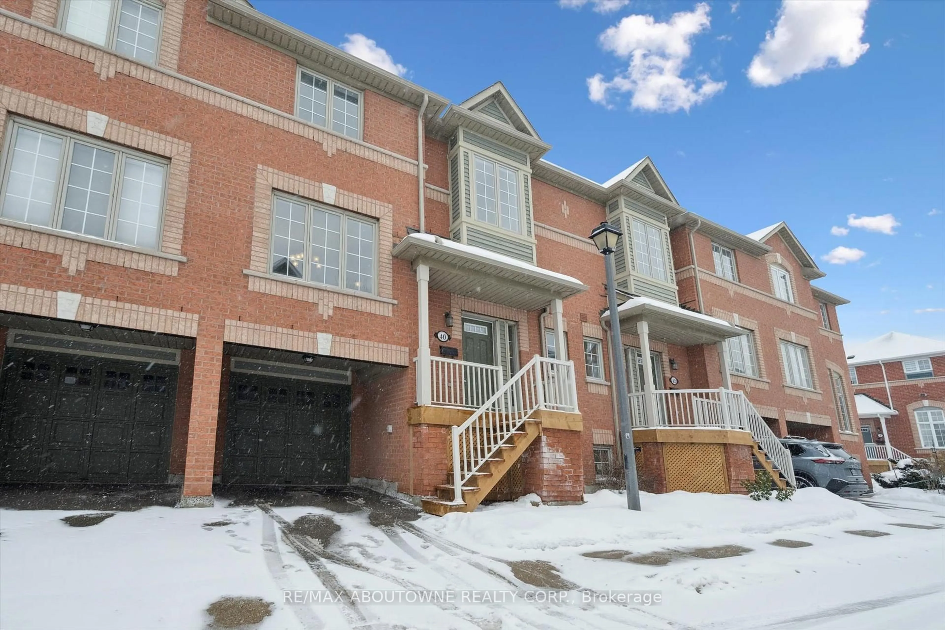 Home with brick exterior material, street for 5031 East Mill Rd #40, Mississauga Ontario L5V 2M5