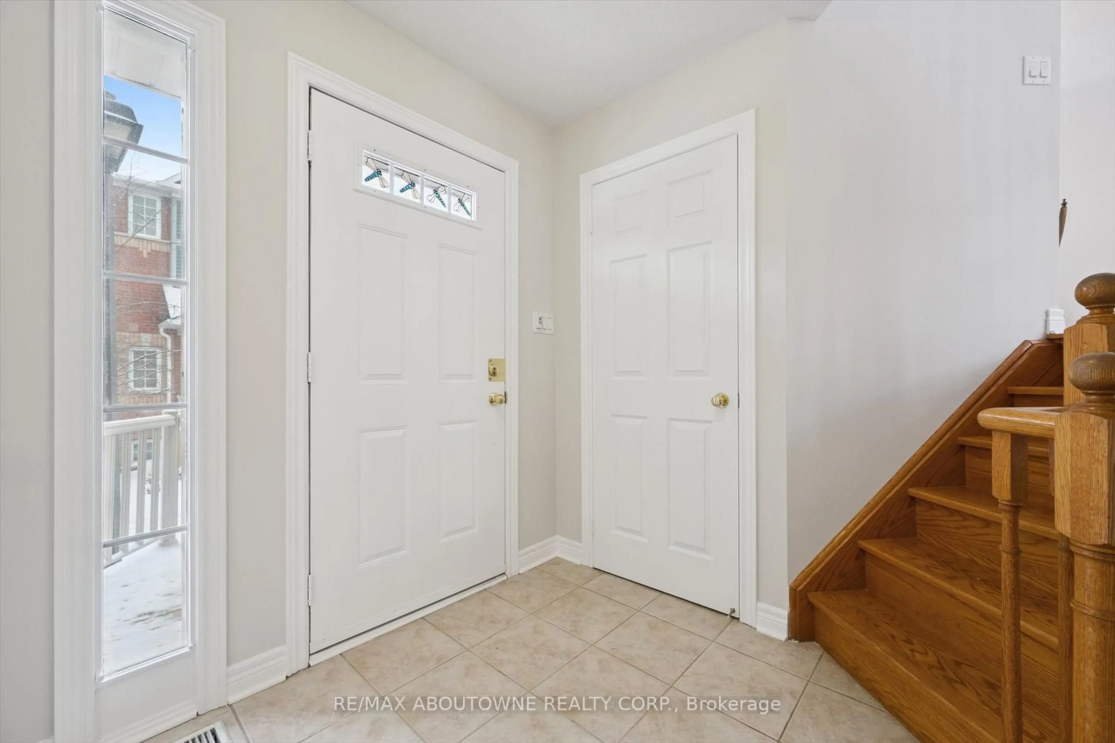 Indoor entryway for 5031 East Mill Rd #40, Mississauga Ontario L5V 2M5
